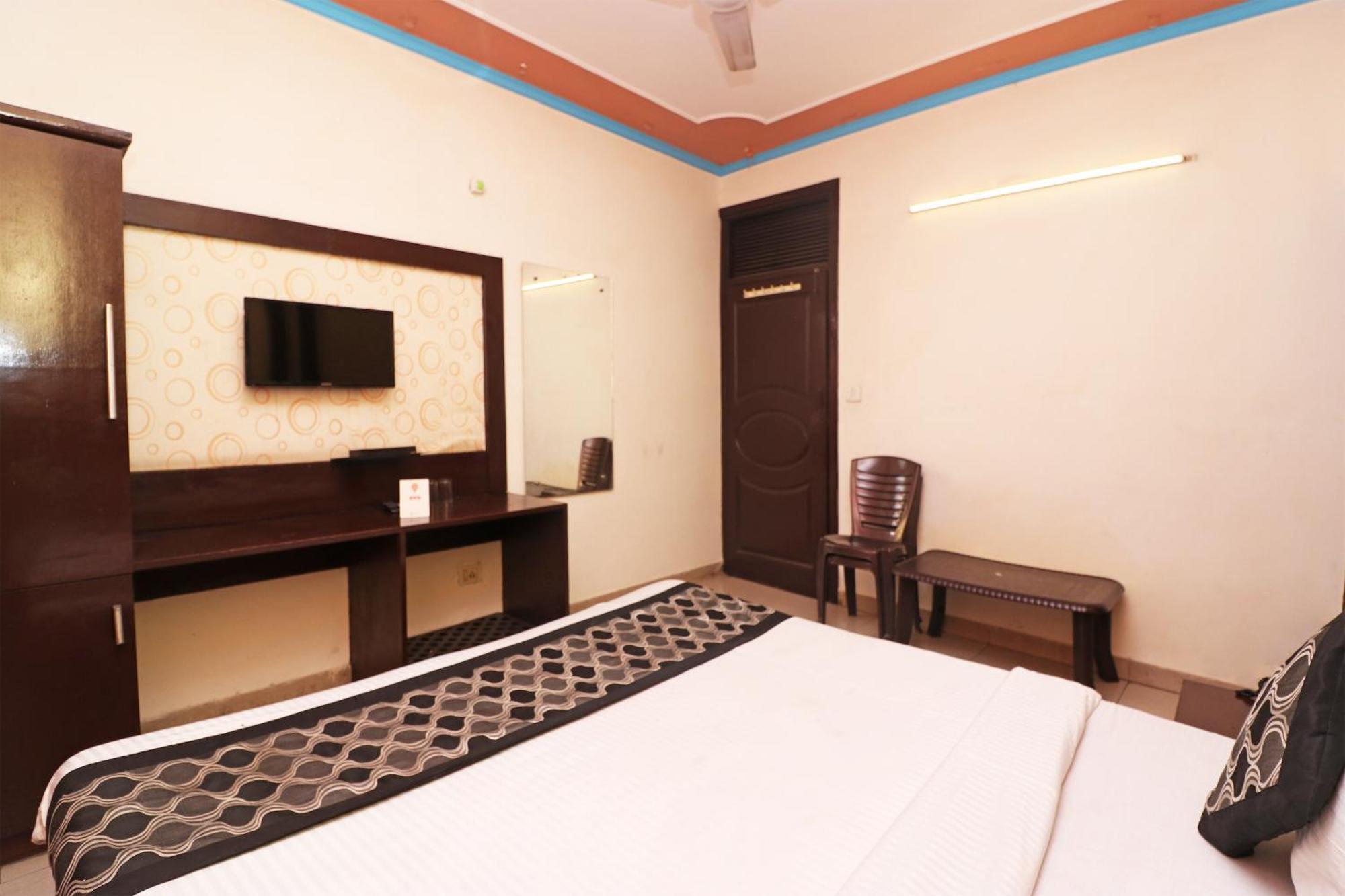 Hotel O Aura Palace Deluxe 4*
