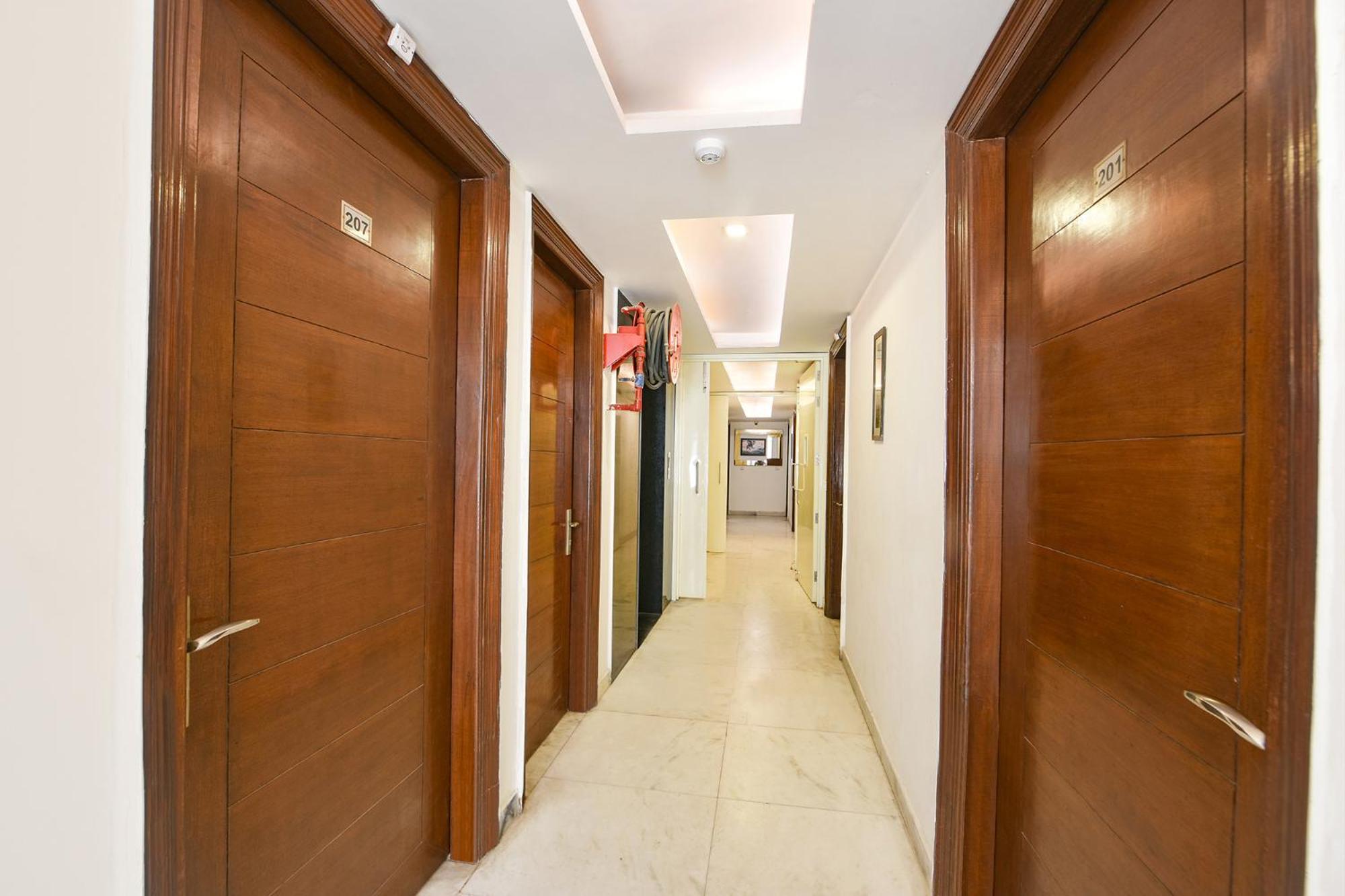 Fabhotel Baba Residency Near Railway Station 3*