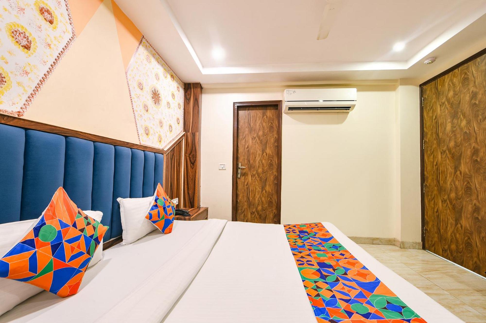 Hotel Fabhotel Baba Residency Near Railway Station 3*