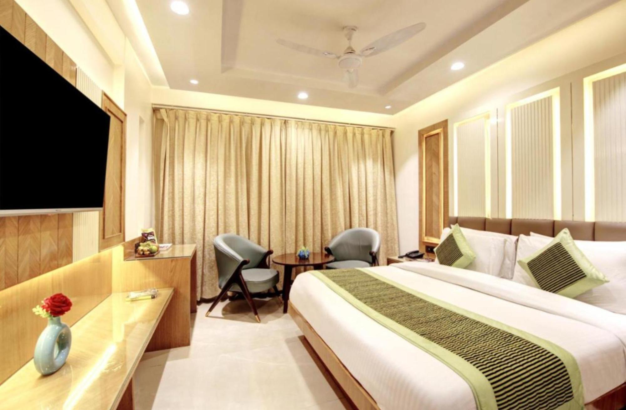 Platinum With Free Pickup-delhi Airport Hotel 4*