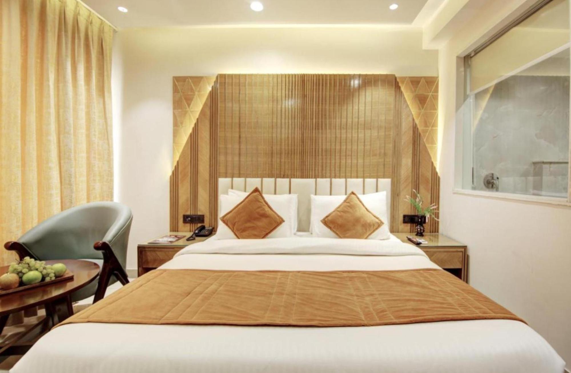 Platinum With Free Pickup-delhi Airport Hotel 4*