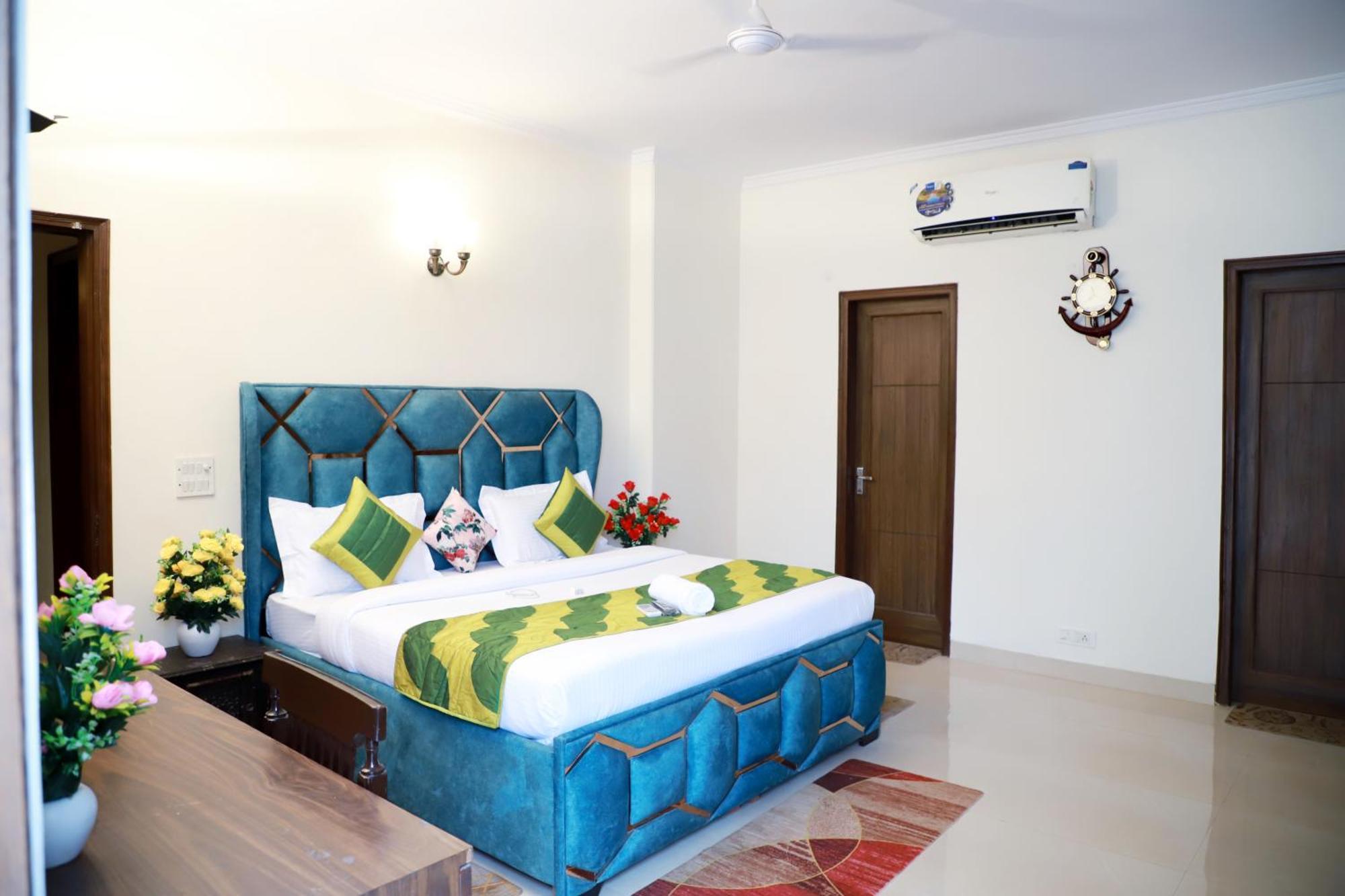 Fortune Service 3bhk,e-28, Saket 2b Apartment
