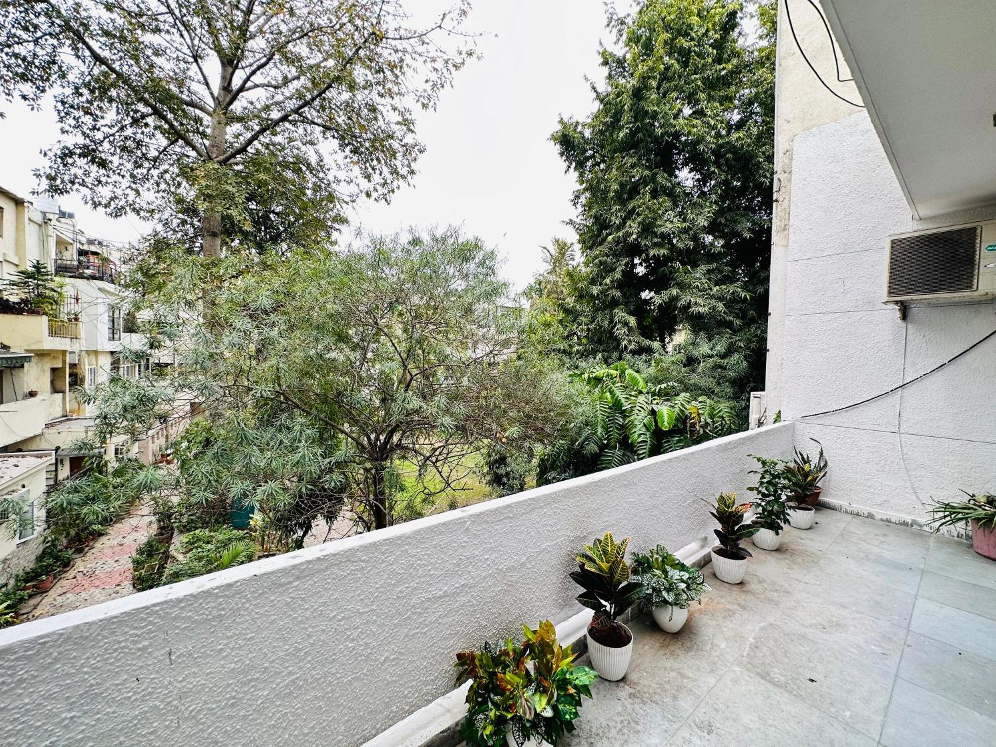 Grove Residency Hauz Khas Couple Friendly Hotel