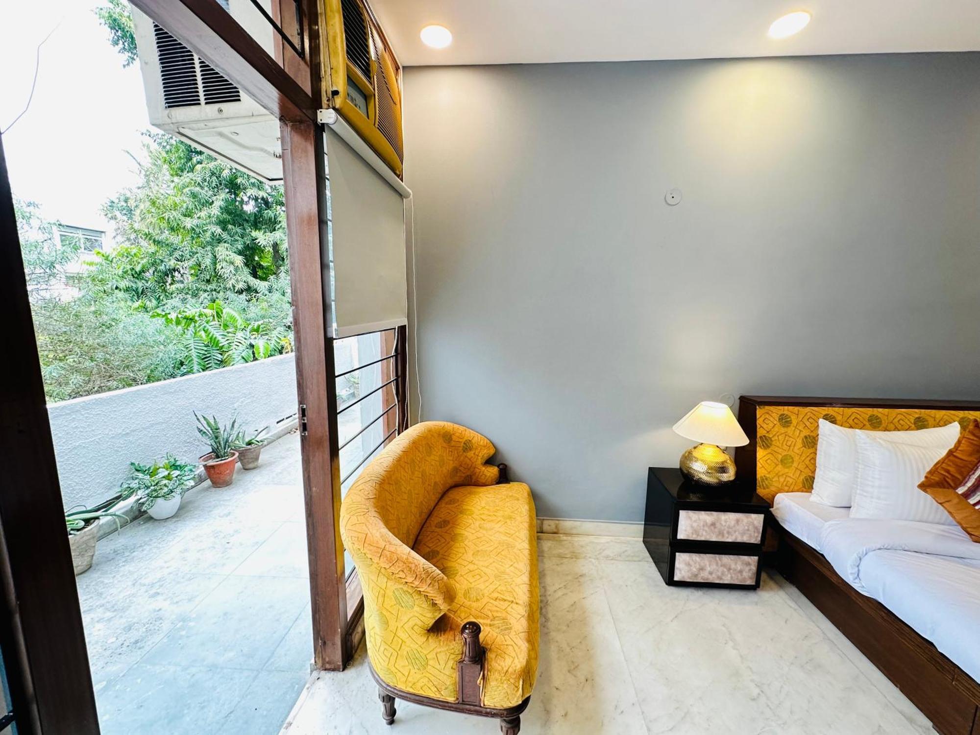 Hotel Grove Residency Hauz Khas Couple Friendly 3*