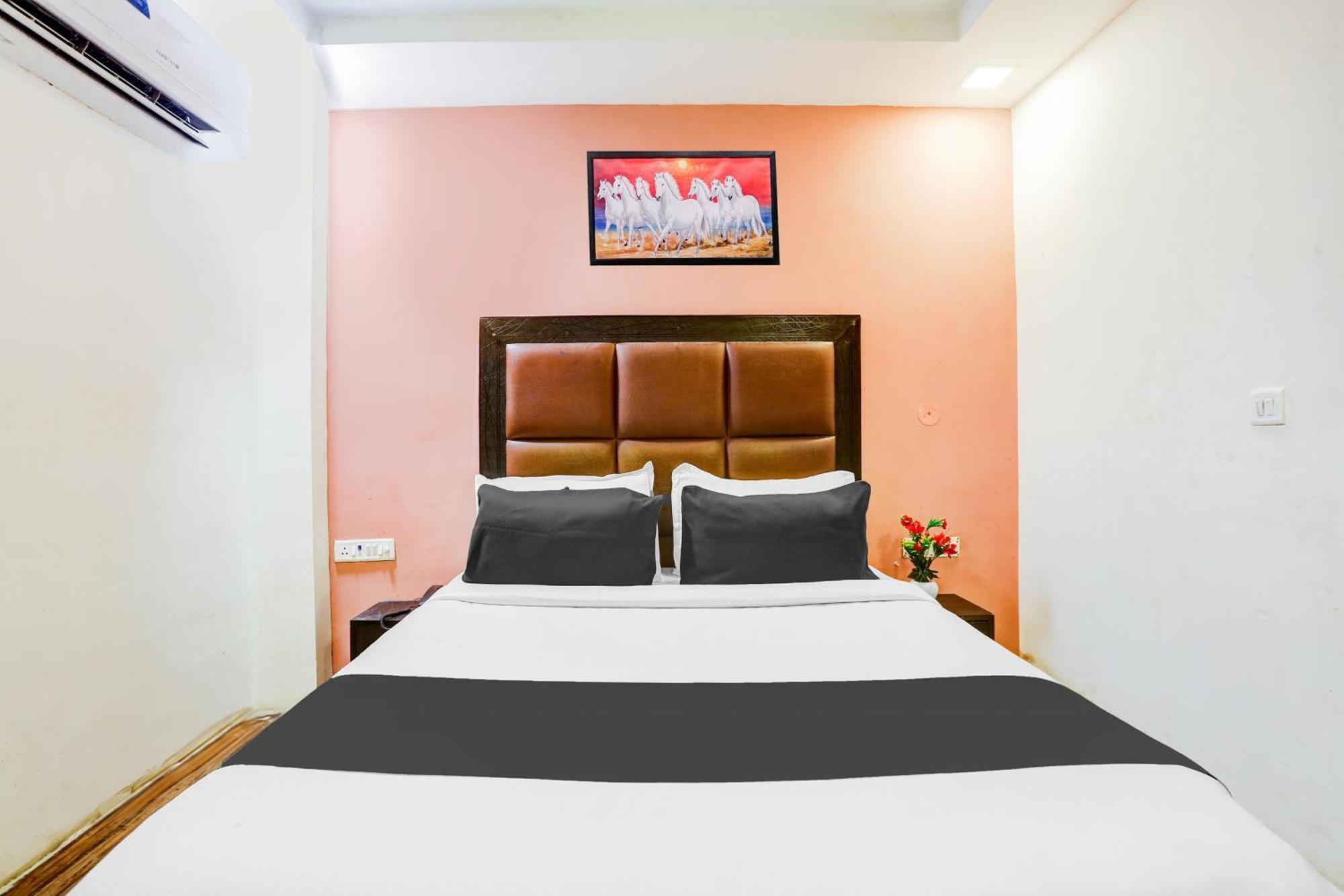 Super O Rohini Sector 20 Formerly Yellow Saffron 3* Delhi (National Capital Territory of India)