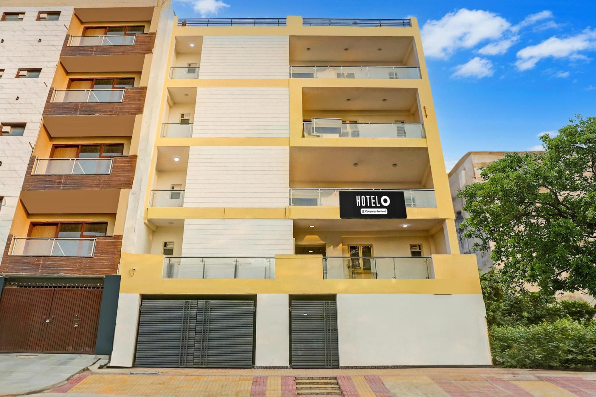Super O Rohini Sector 20 Formerly Yellow Saffron Hotel