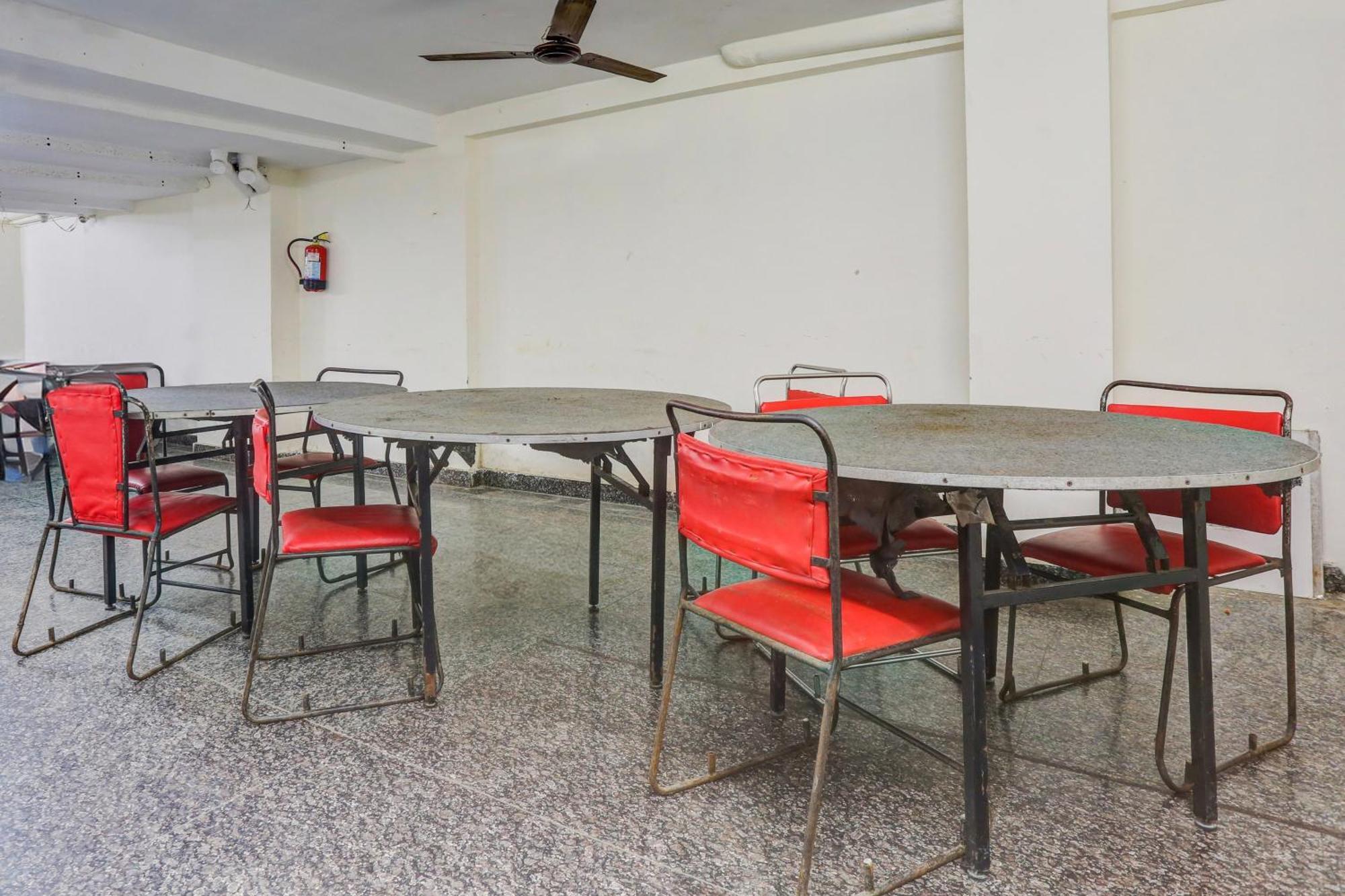 Hotel Super O Rohini Sector 20 Formerly Yellow Saffron