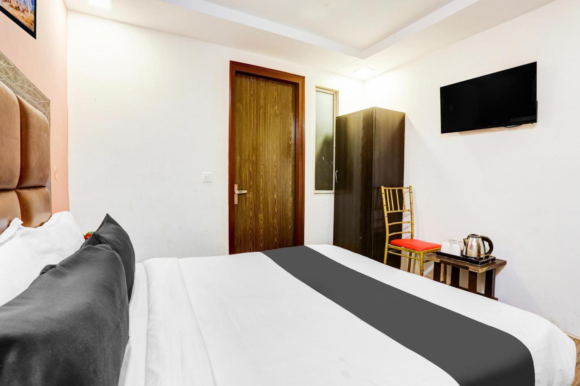 Super O Rohini Sector 20 Formerly Yellow Saffron Delhi (National Capital Territory of India)