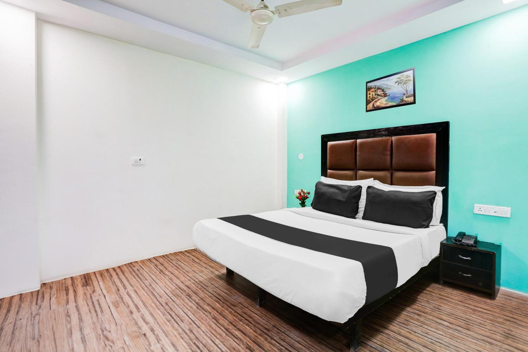 Super O Rohini Sector 20 Formerly Yellow Saffron