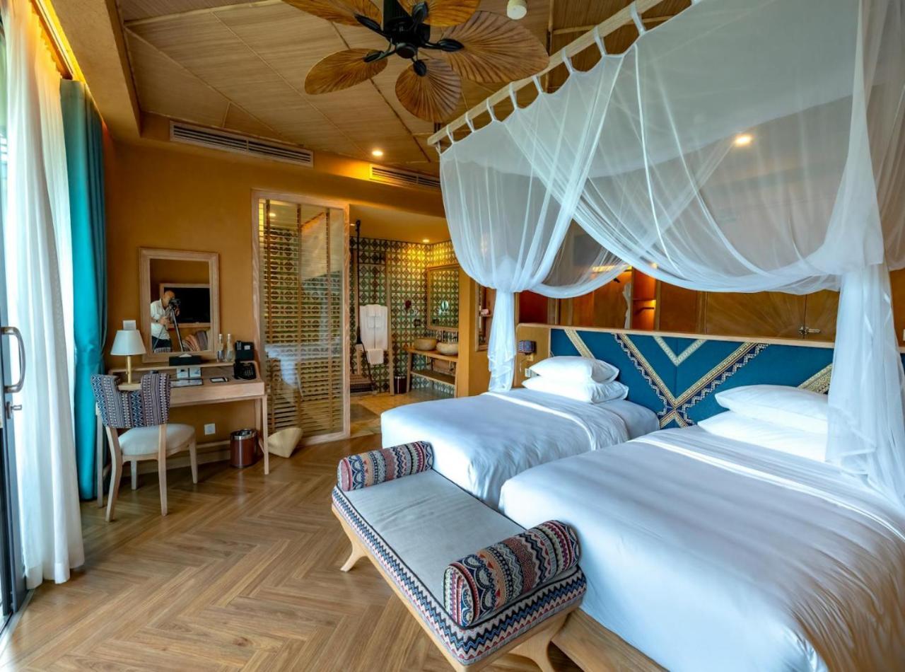 Grand Rosewood Near Delhi Airport Hotel