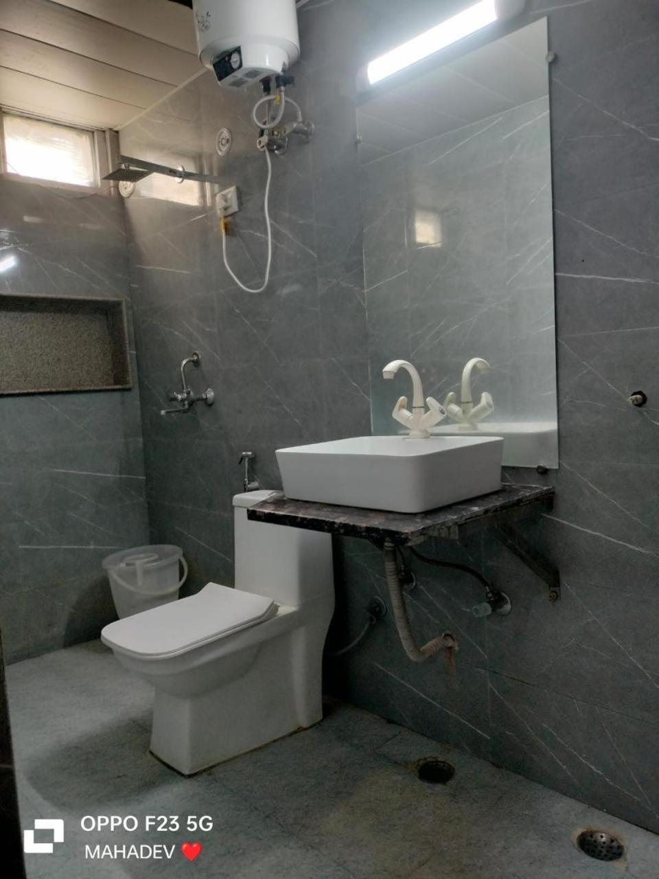 Roomsity Pride Plaza Hotel New Delhi