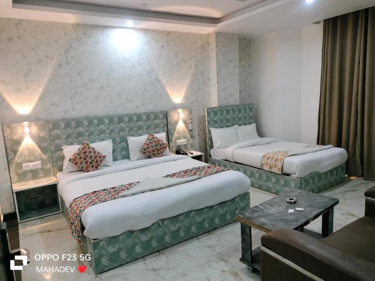 Roomsity Pride Plaza Hotel New Delhi