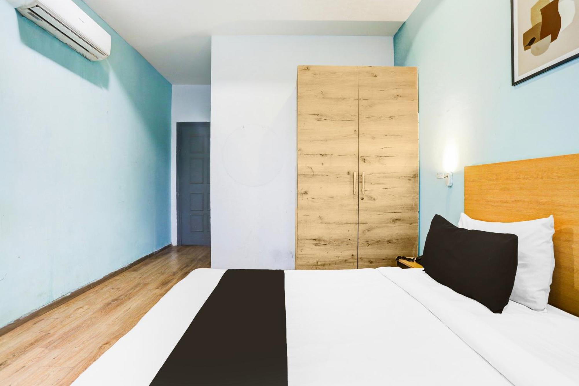 Super Townhouse Rohini Sector 23 Hotel