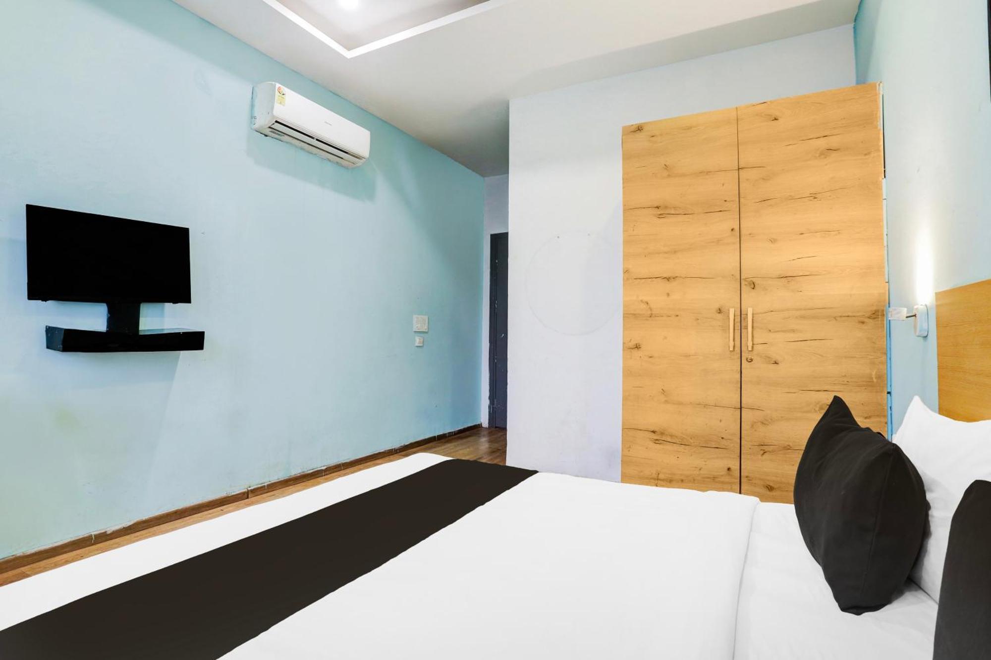 Hotel Super Townhouse Rohini Sector 23