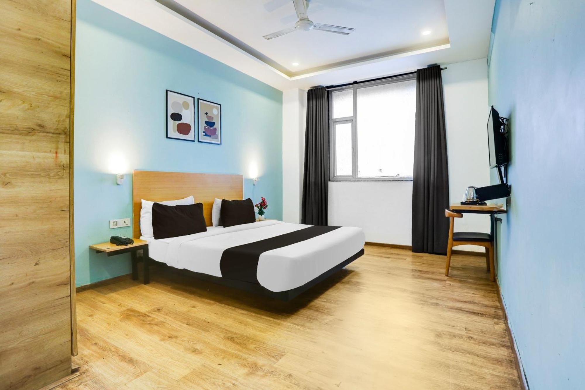 Hotel Super Townhouse Rohini Sector 23 4*
