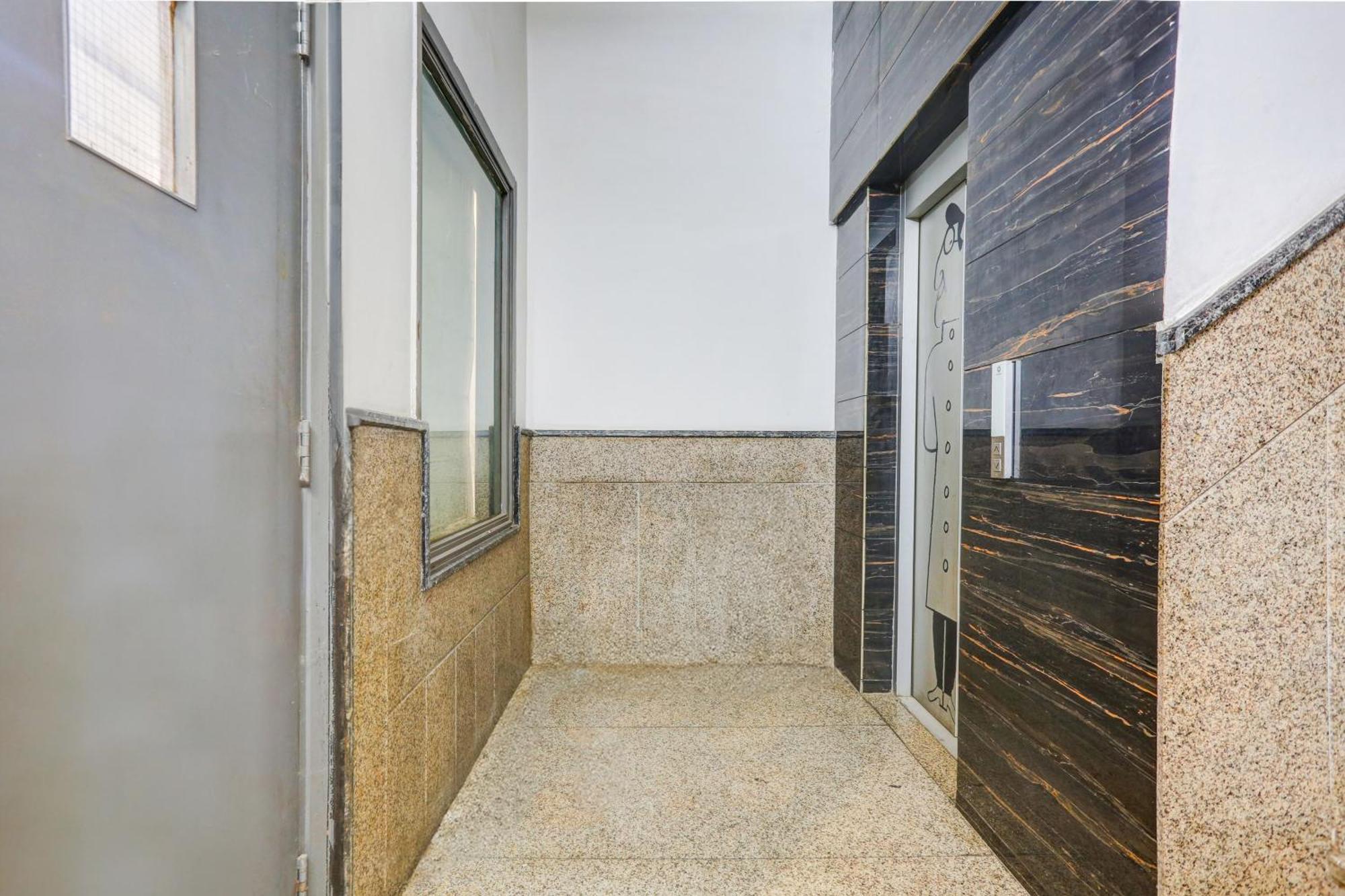 Super Townhouse Rohini Sector 23 4* Delhi (National Capital Territory of India)