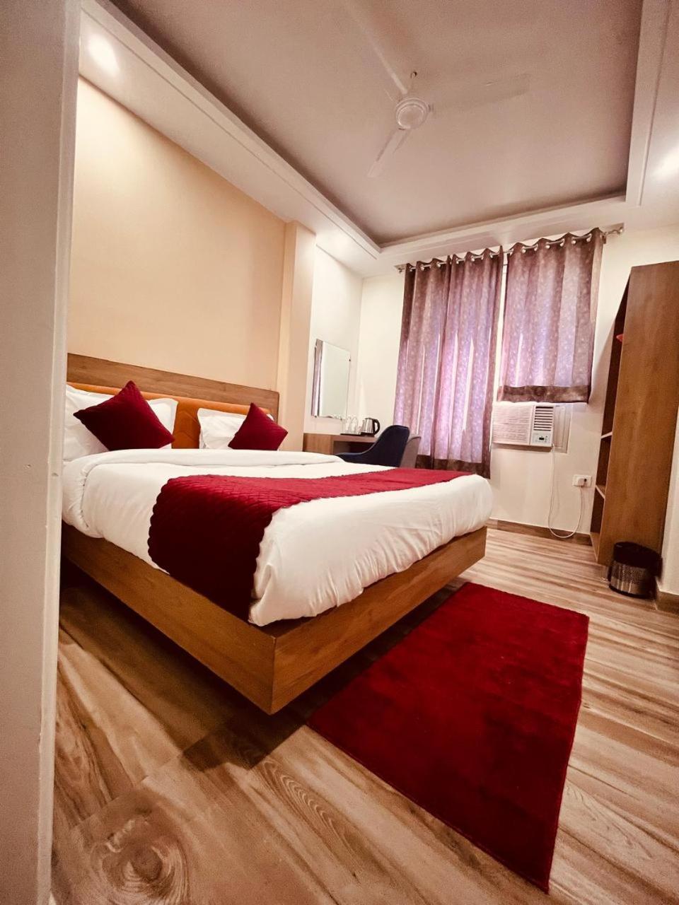 Hotel The Rise At Delhi Airport