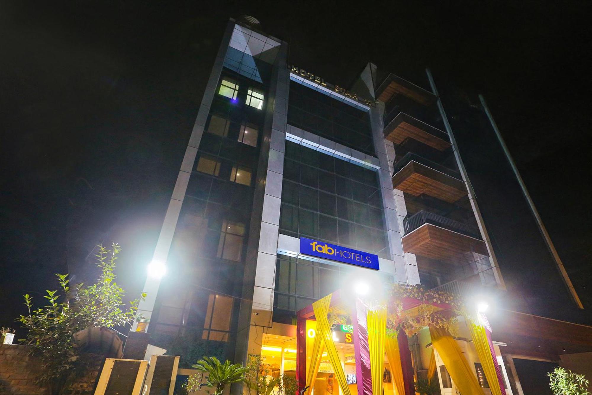 Fabhotel Prime Star 17 - Nr Yashobhoomi Convention Centre Hotel