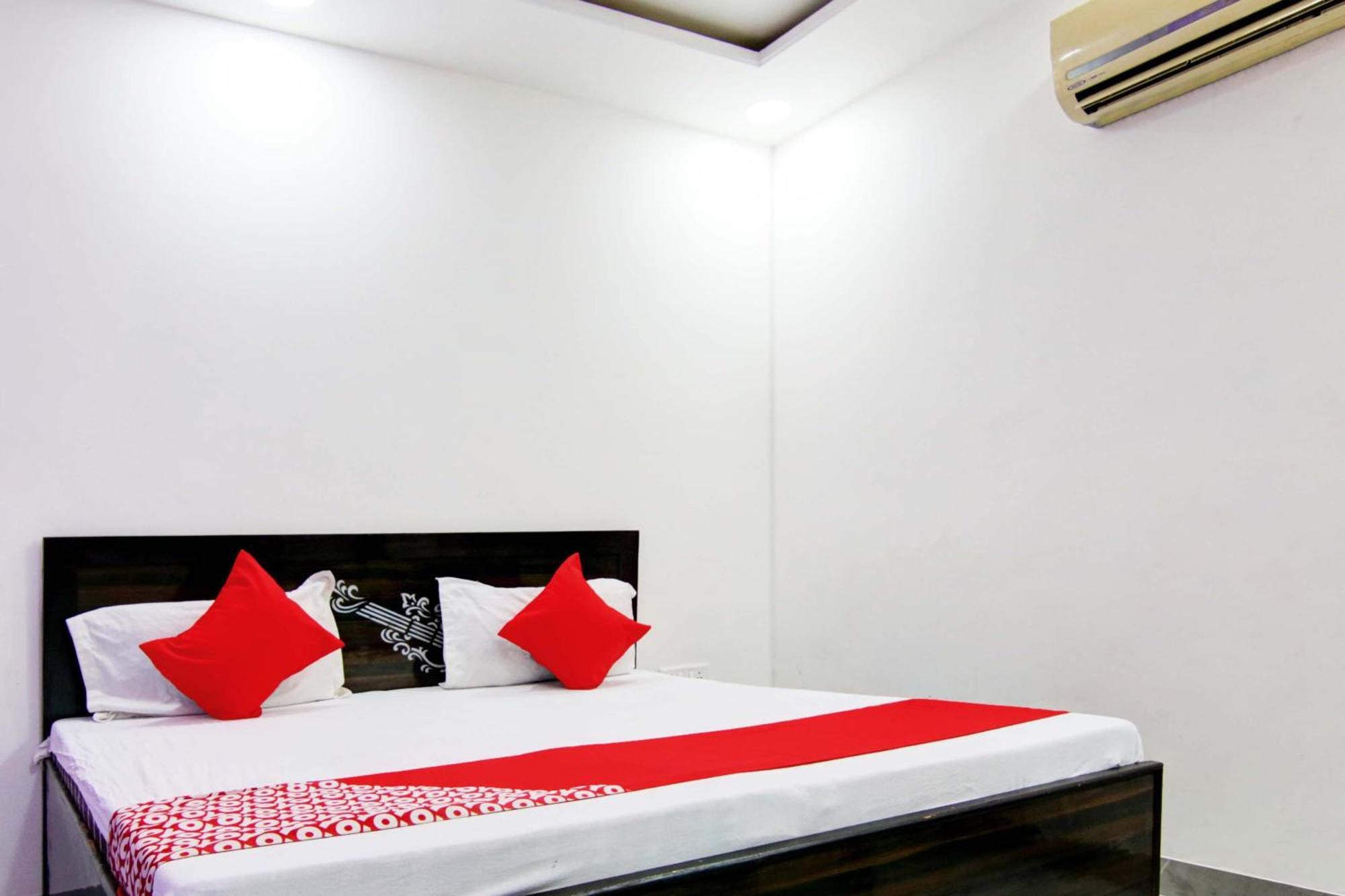 Hotel O Royal
