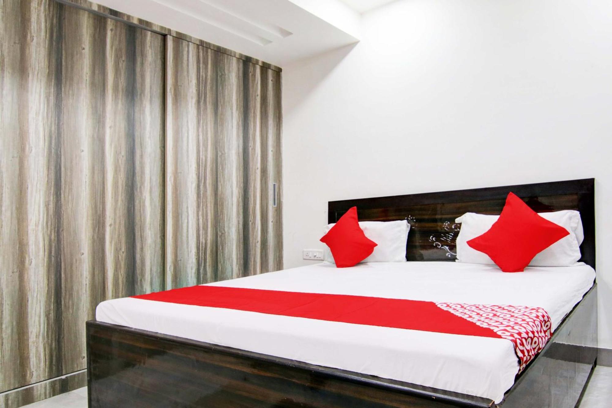 Hotel O Royal