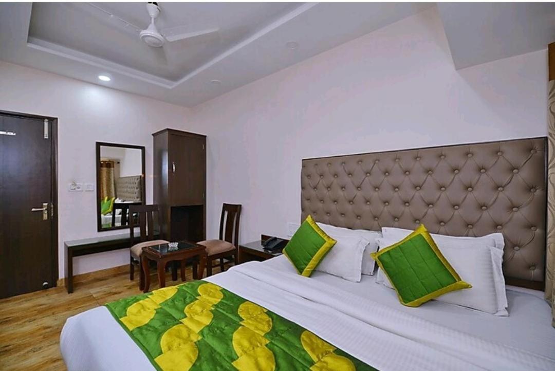 Kabeer International 'walking Distance Ndls