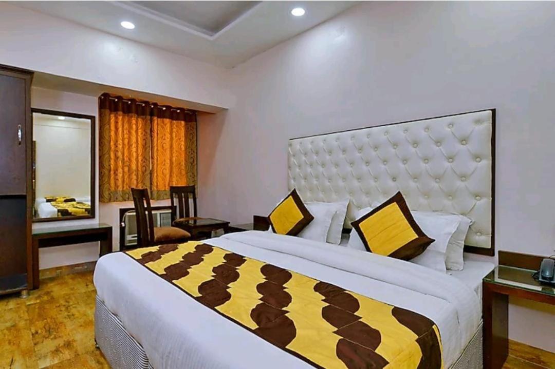Kabeer International 'walking Distance Ndls 3*