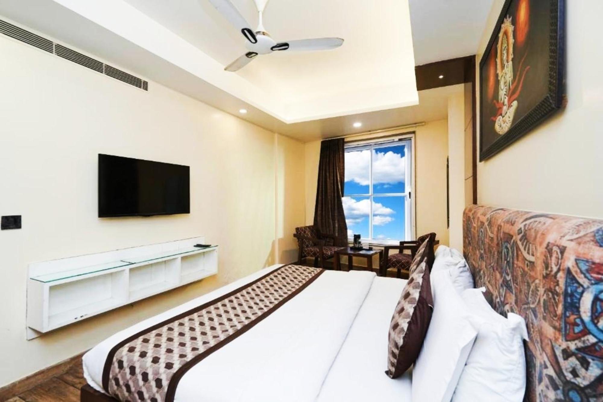 N Maharani Hotel 4*