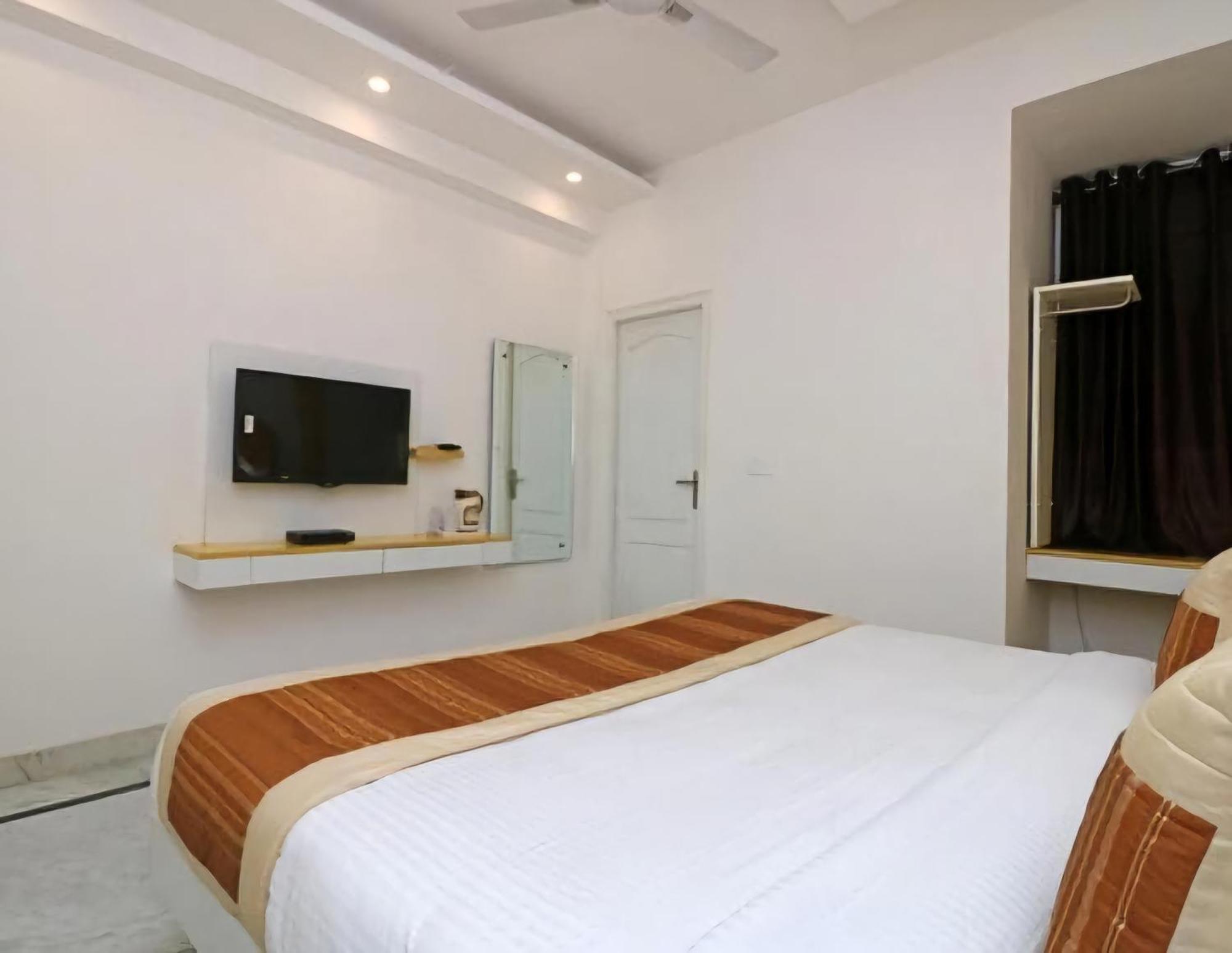 Hotel Leo Continental 2*