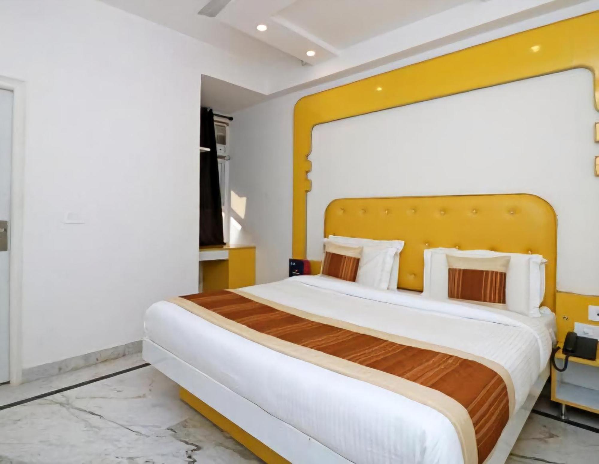 Leo Continental Hotel New Delhi