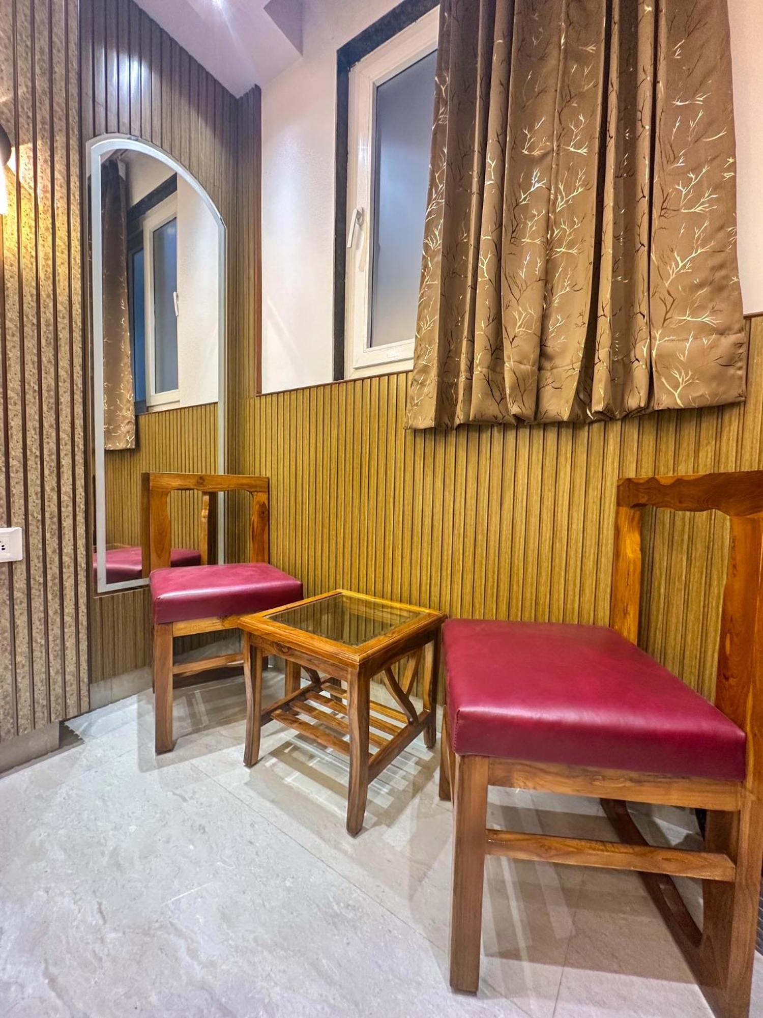 Delhi Delight Premium Bed & Breakfast