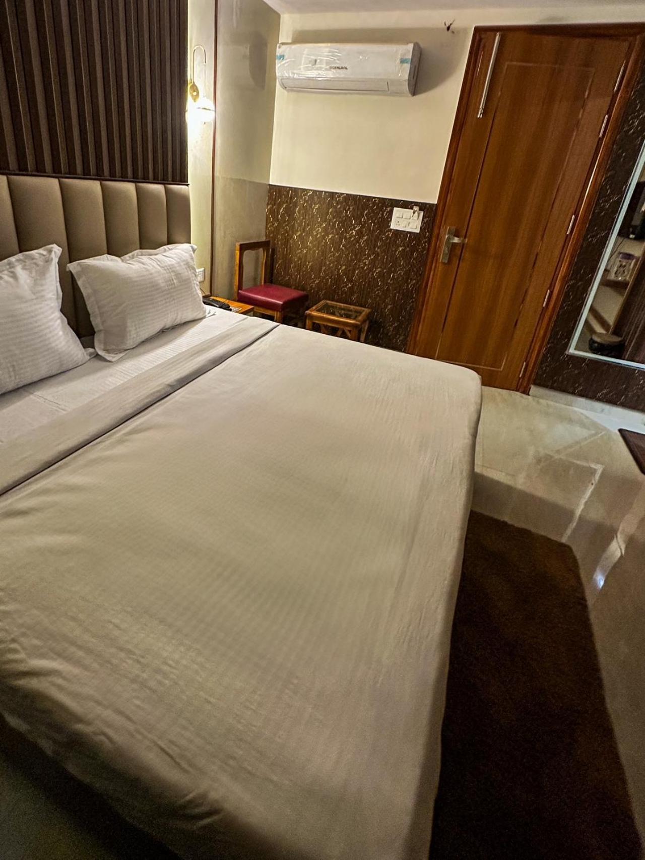Bed & Breakfast Delhi Delight Premium 3*