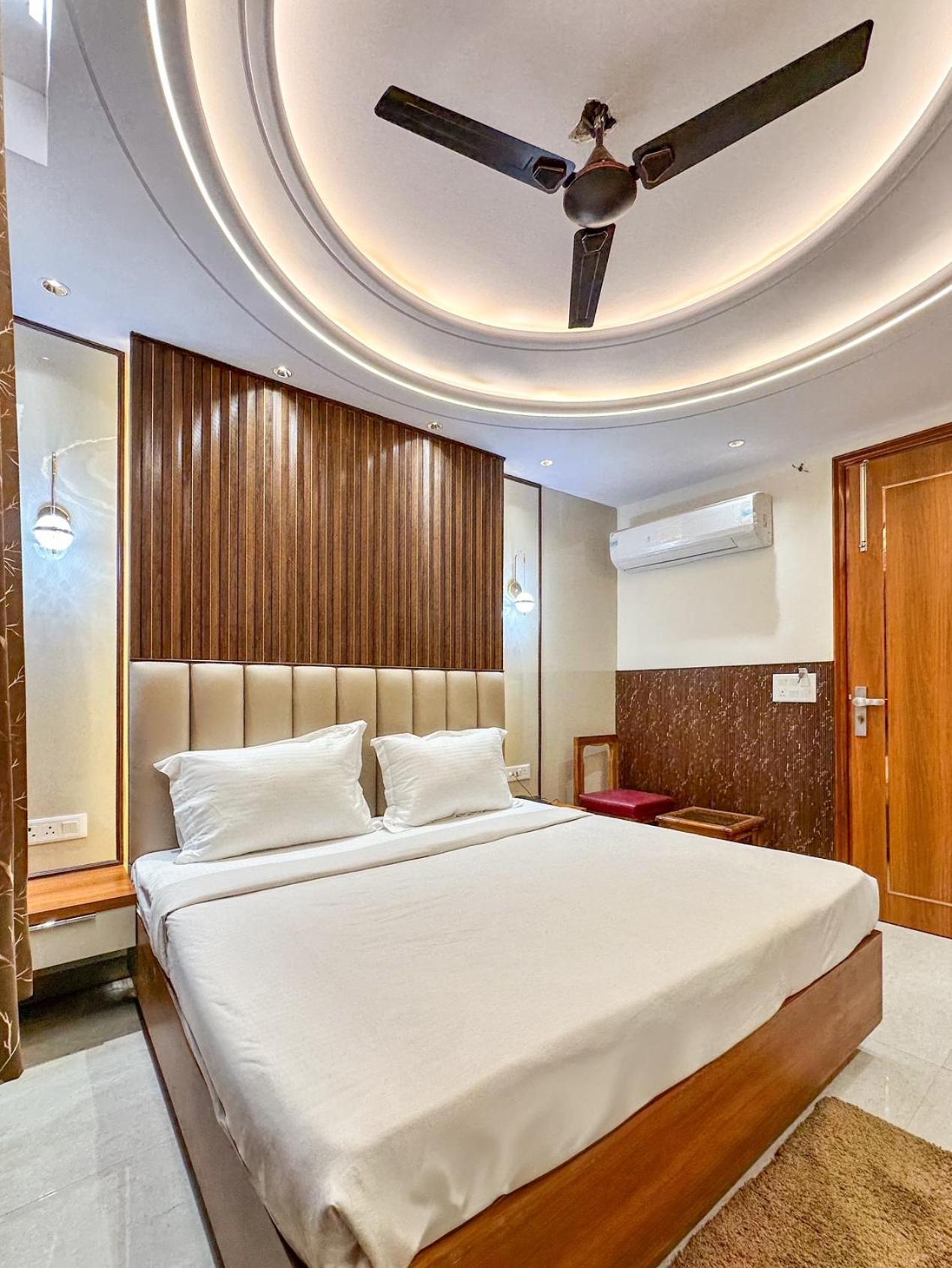 Delhi Delight Premium Bed & Breakfast 3*
