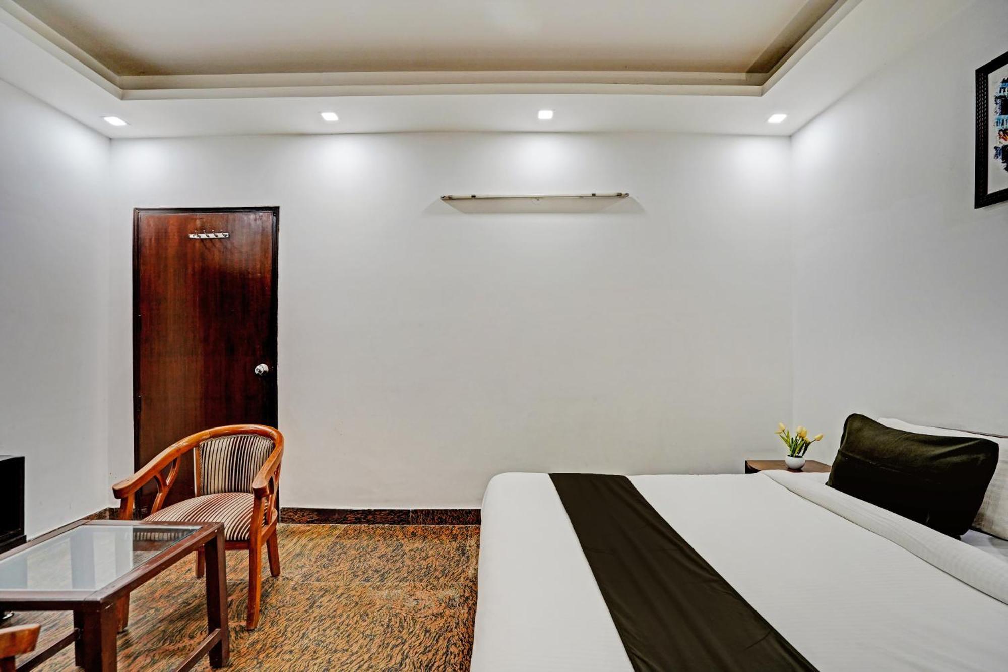 Hotel O Vm Residency New Delhi