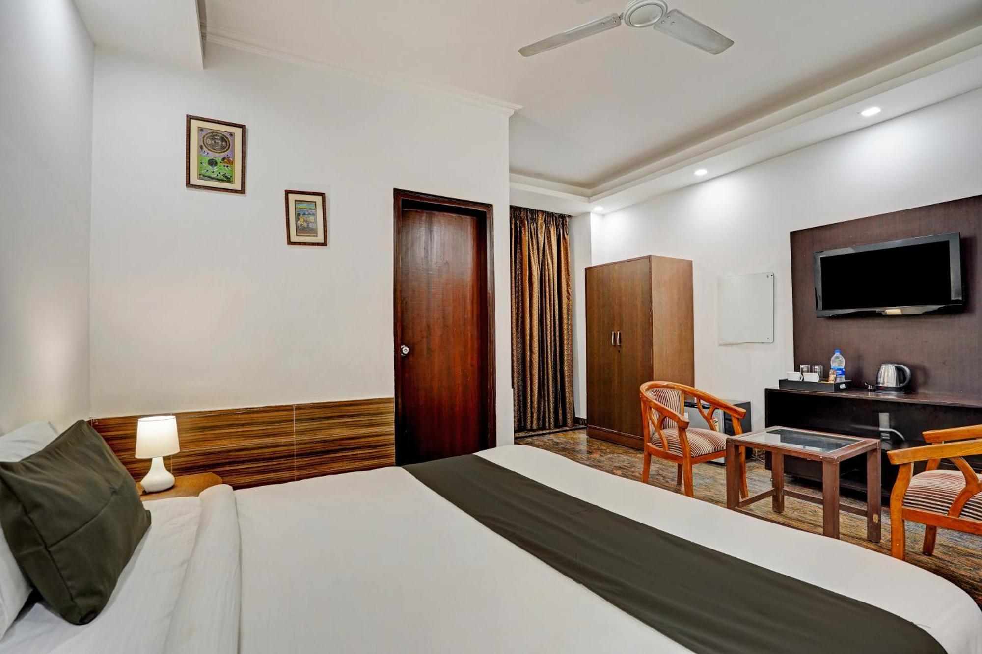 Hotel O Vm Residency New Delhi