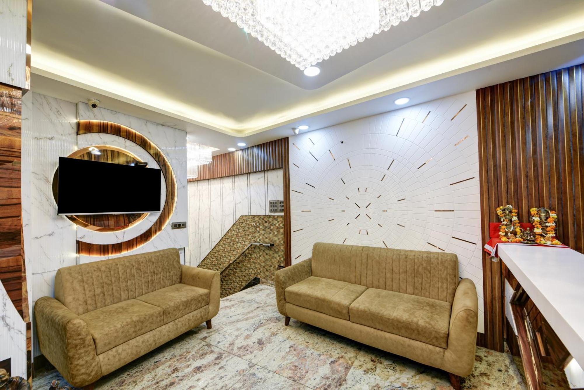 New Frontier - 2 Mins From Old Railway Station & Chandni Chowk Hotel