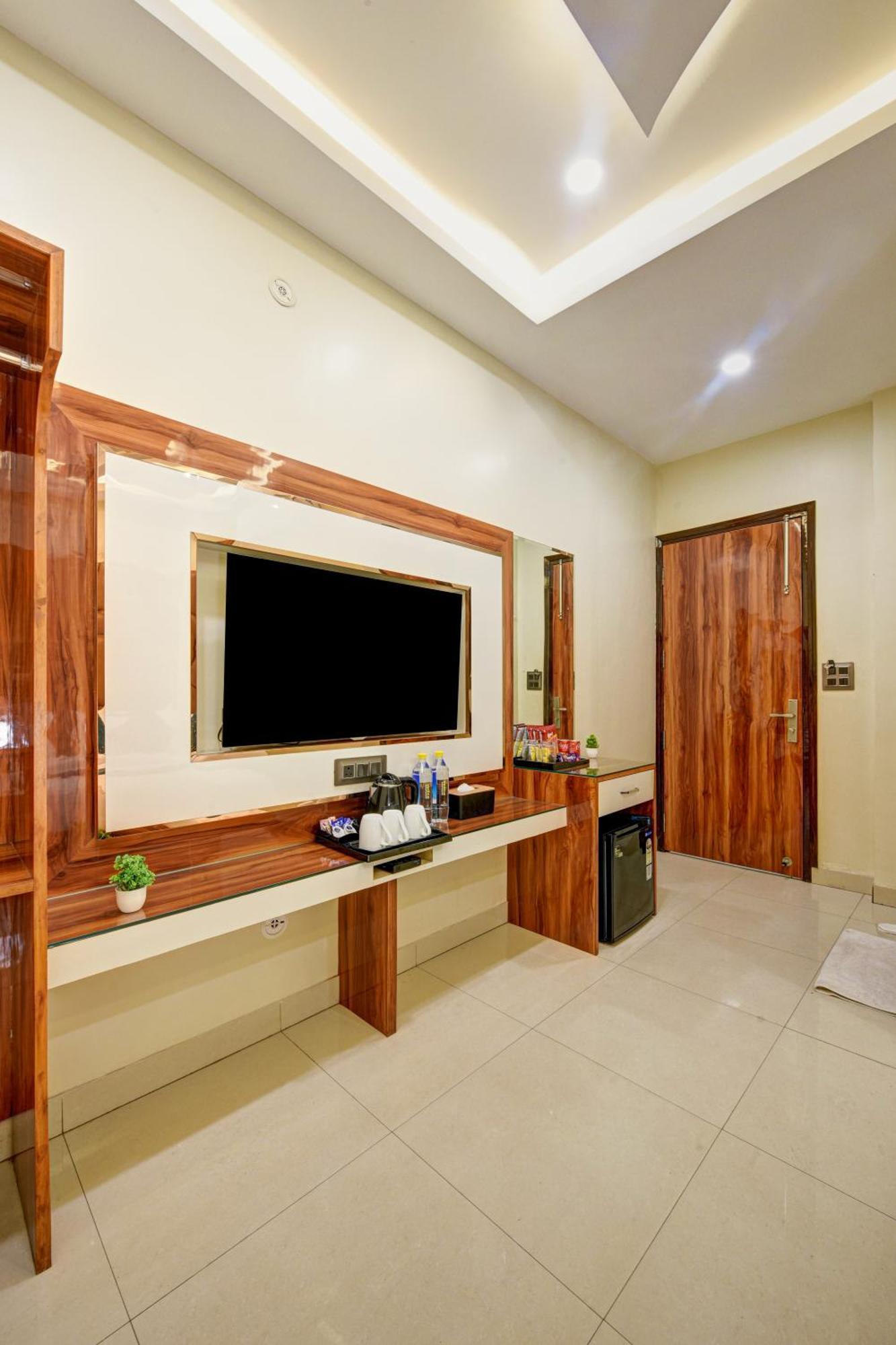 New Frontier - 2 Mins From Old Railway Station & Chandni Chowk Hotel