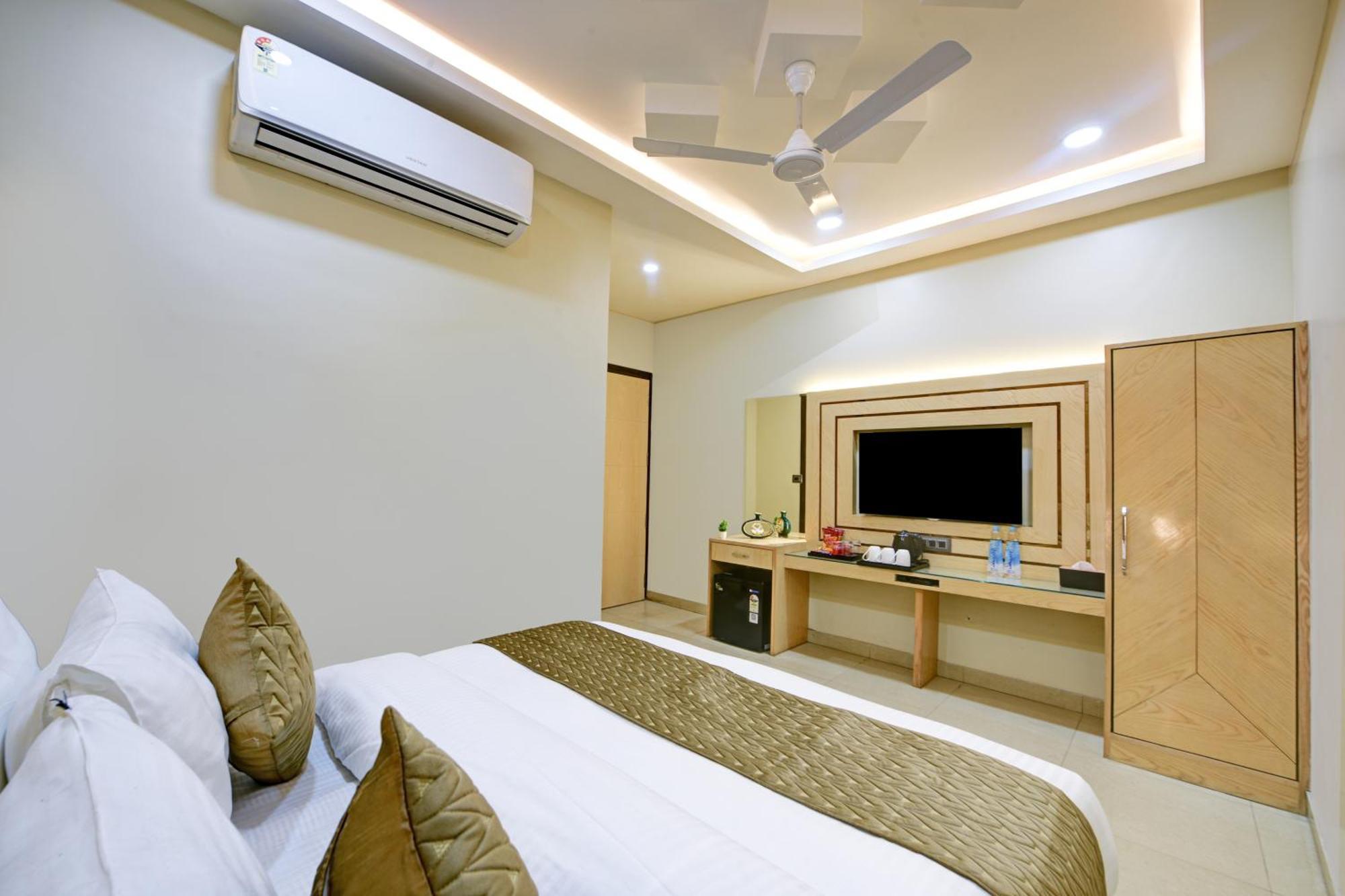 Hotel New Frontier - 2 Mins From Old Railway Station & Chandni Chowk
