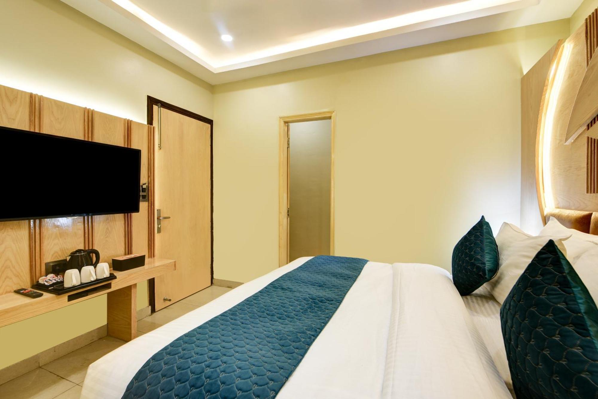 Hotel New Frontier - 2 Mins From Old Railway Station & Chandni Chowk 3*