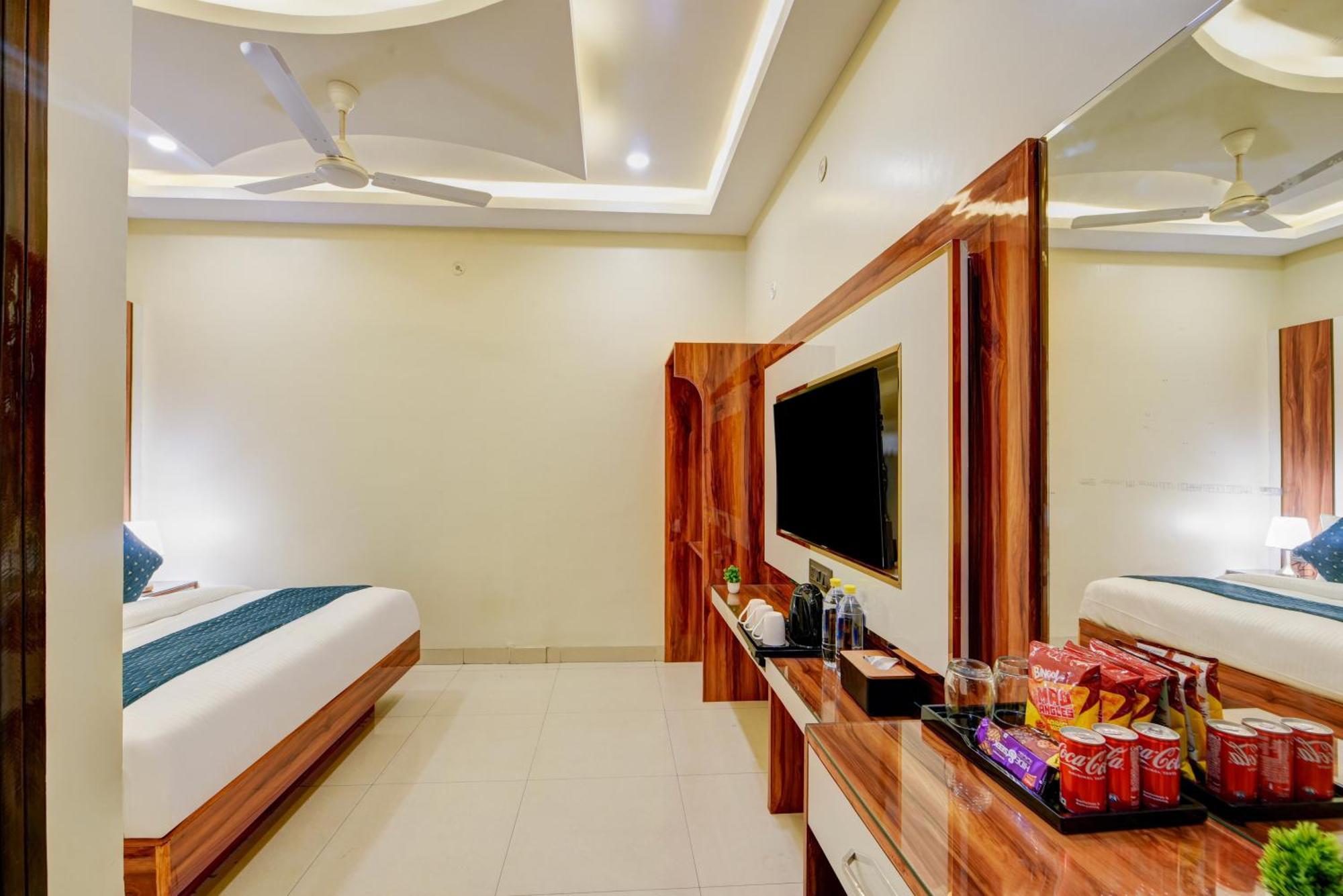 New Frontier - 2 Mins From Old Railway Station & Chandni Chowk 3*
