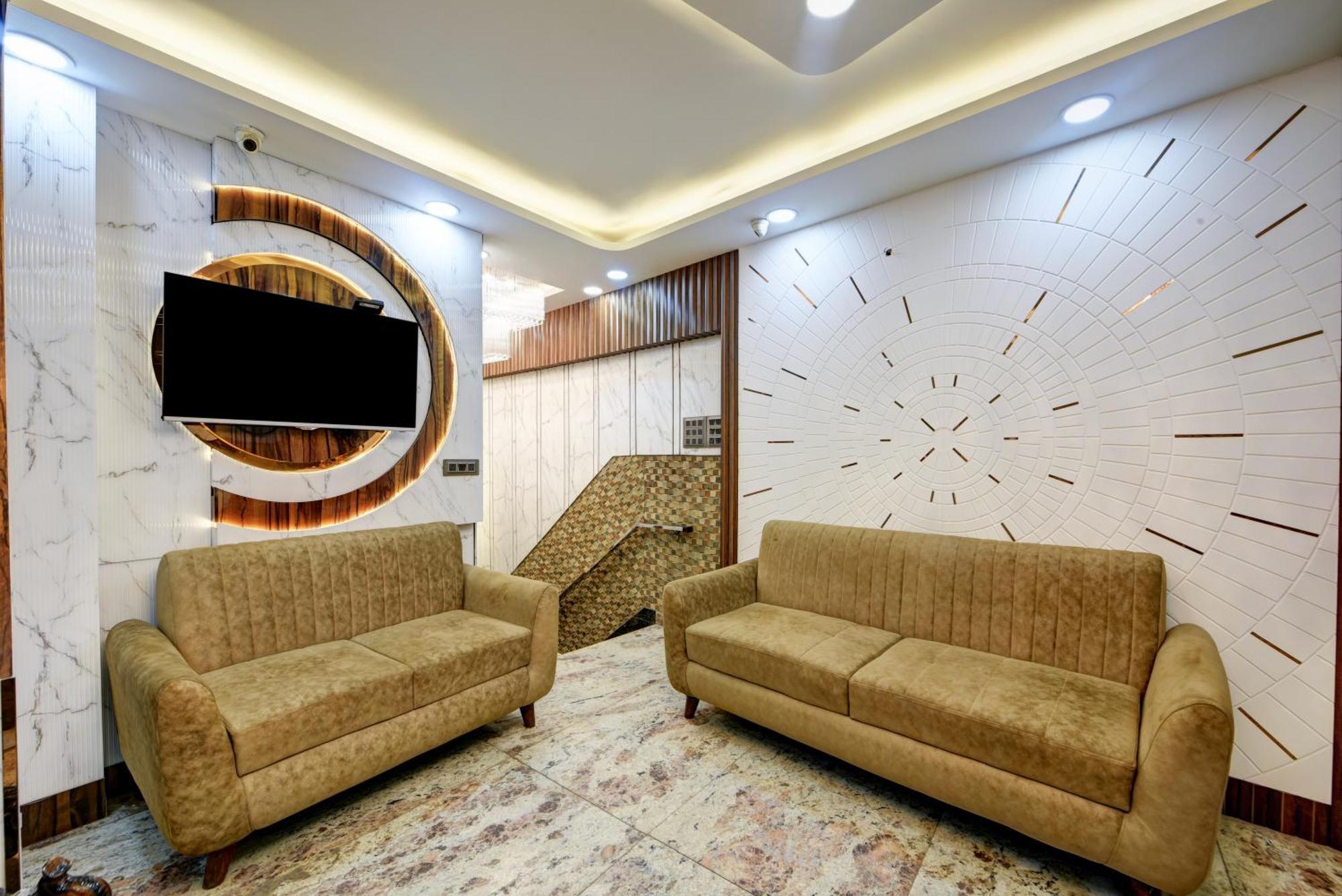 New Frontier - 2 Mins From Old Railway Station & Chandni Chowk Hotel