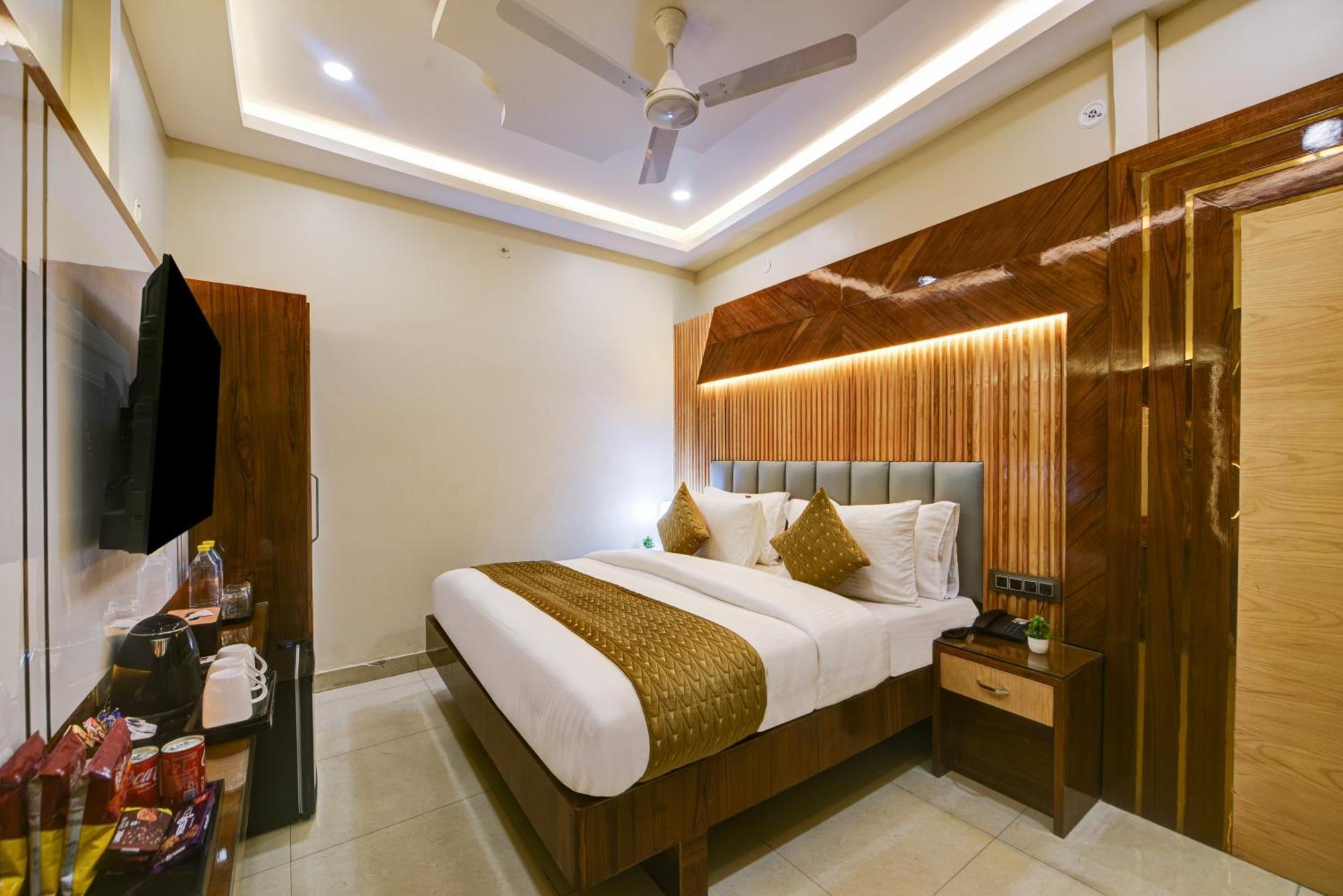 New Frontier - 2 Mins From Old Railway Station & Chandni Chowk Hotel
