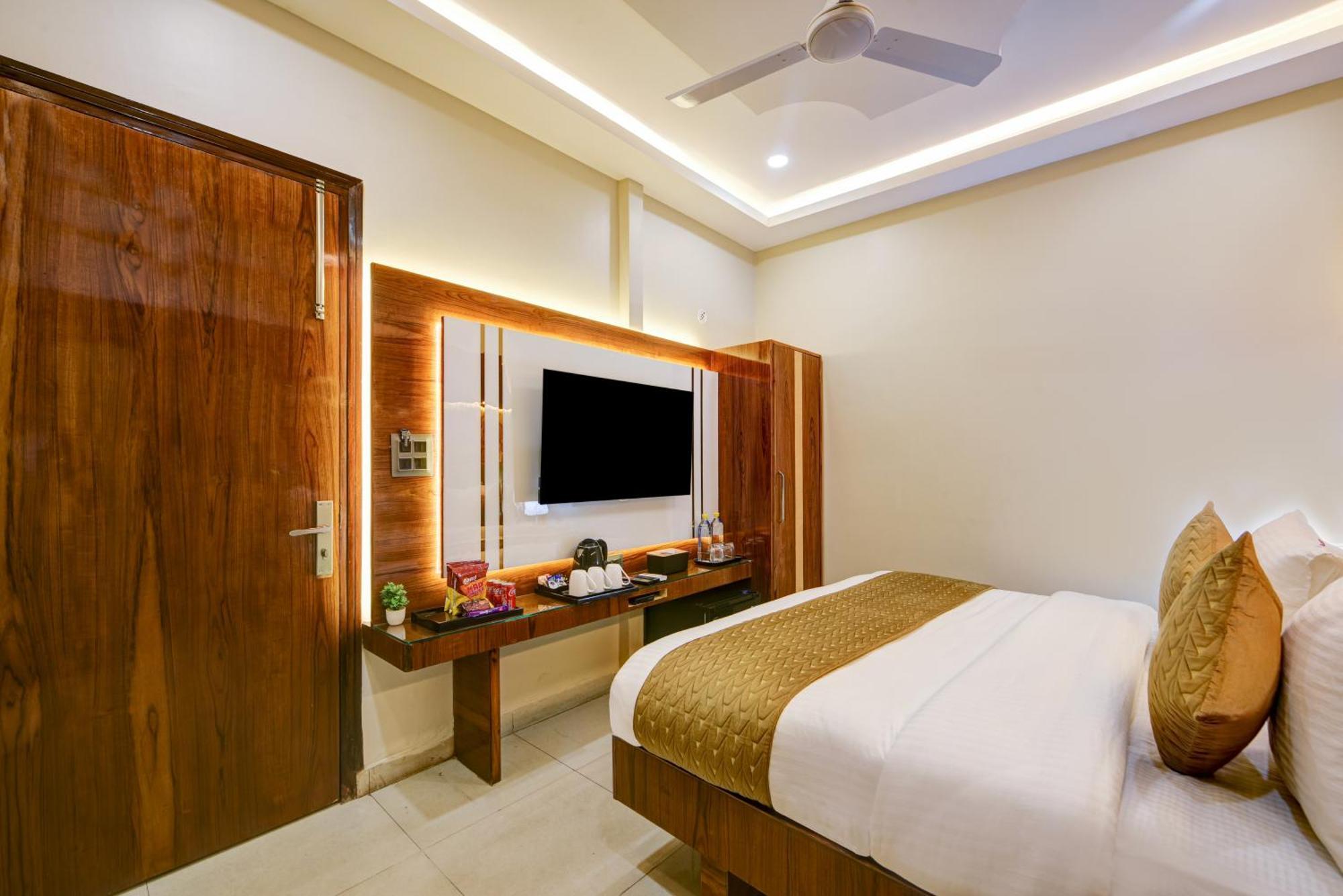New Frontier - 2 Mins From Old Railway Station & Chandni Chowk Hotel