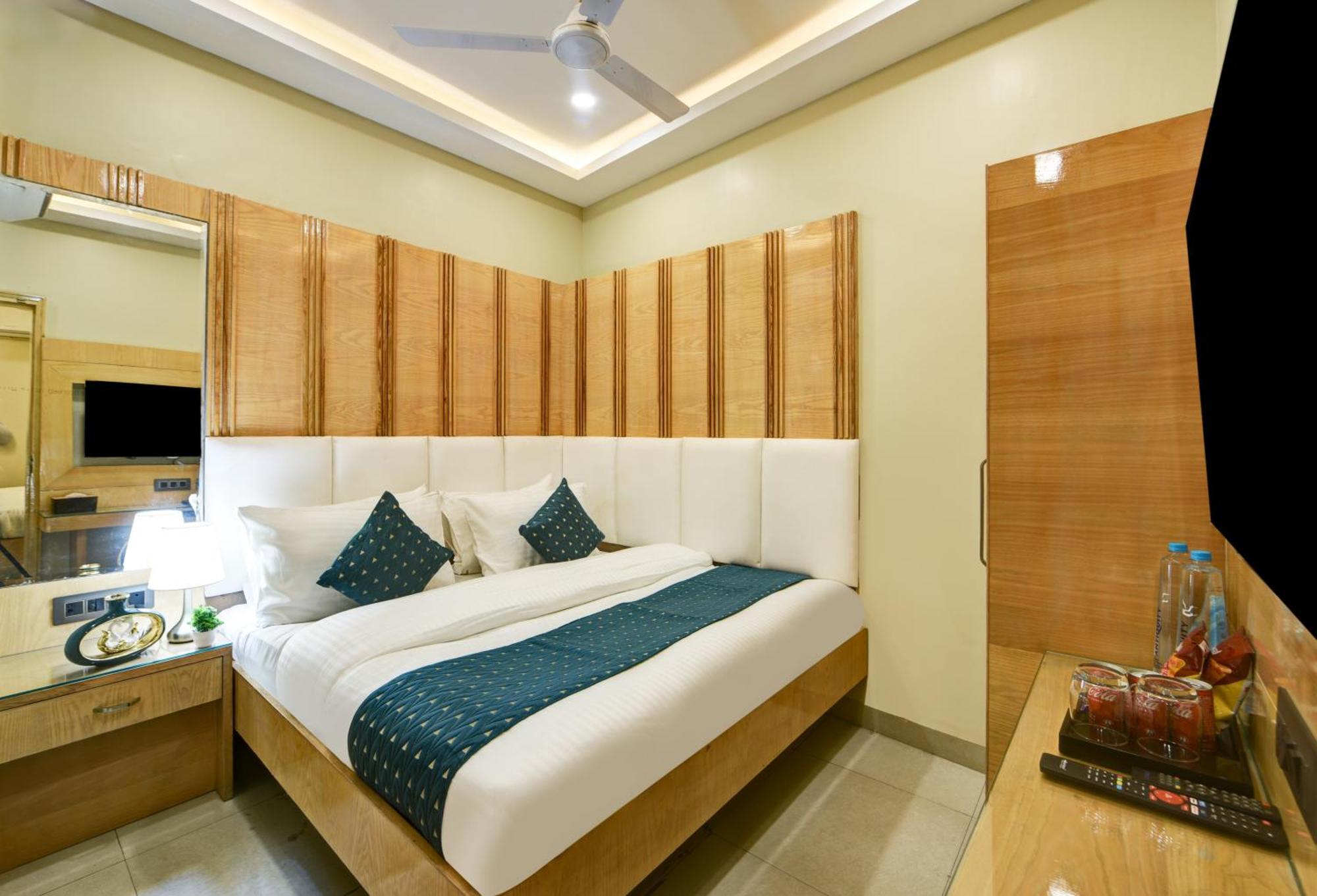 New Frontier - 2 Mins From Old Railway Station & Chandni Chowk Hotel 3*