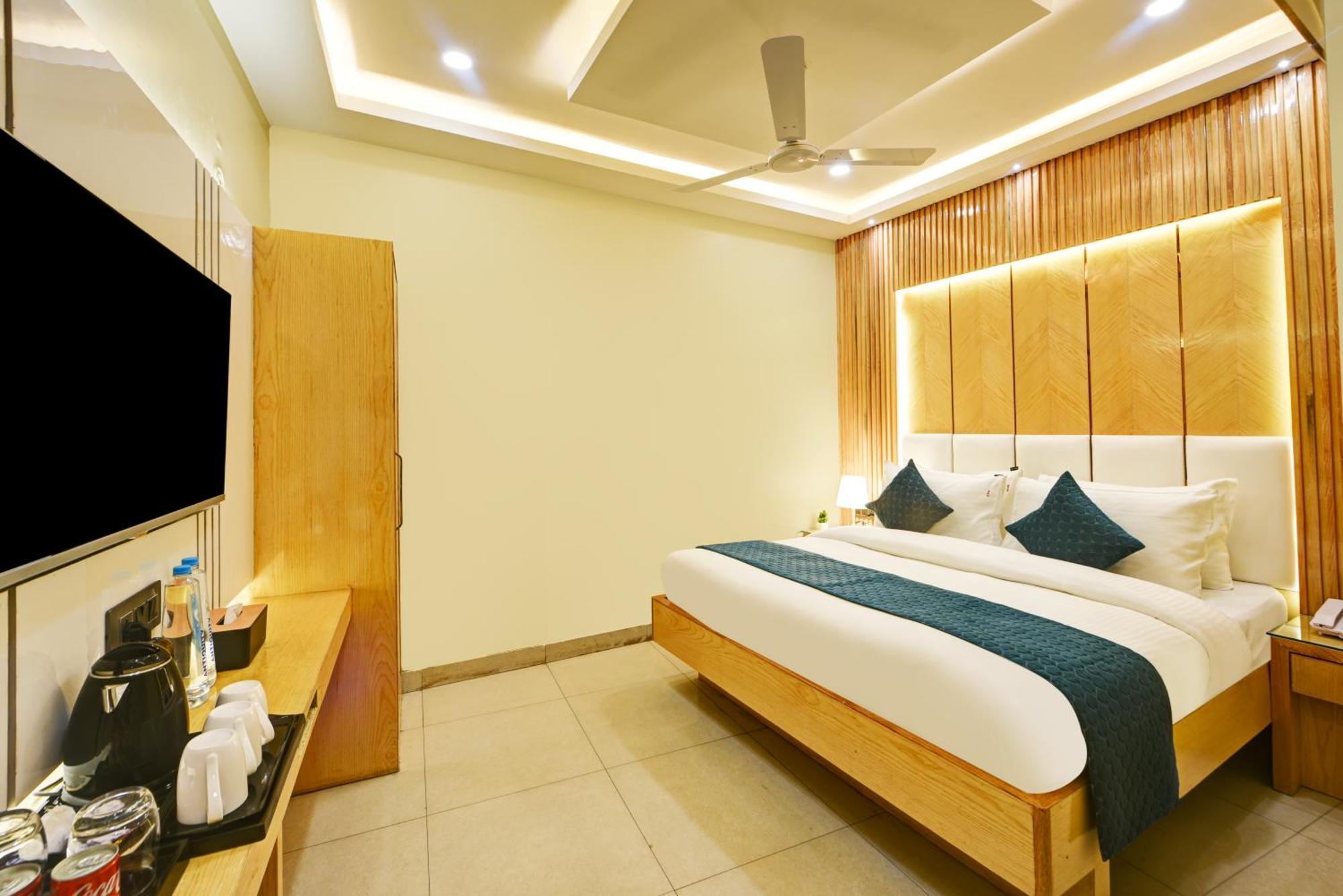 New Frontier - 2 Mins From Old Railway Station & Chandni Chowk Delhi (National Capital Territory of India)