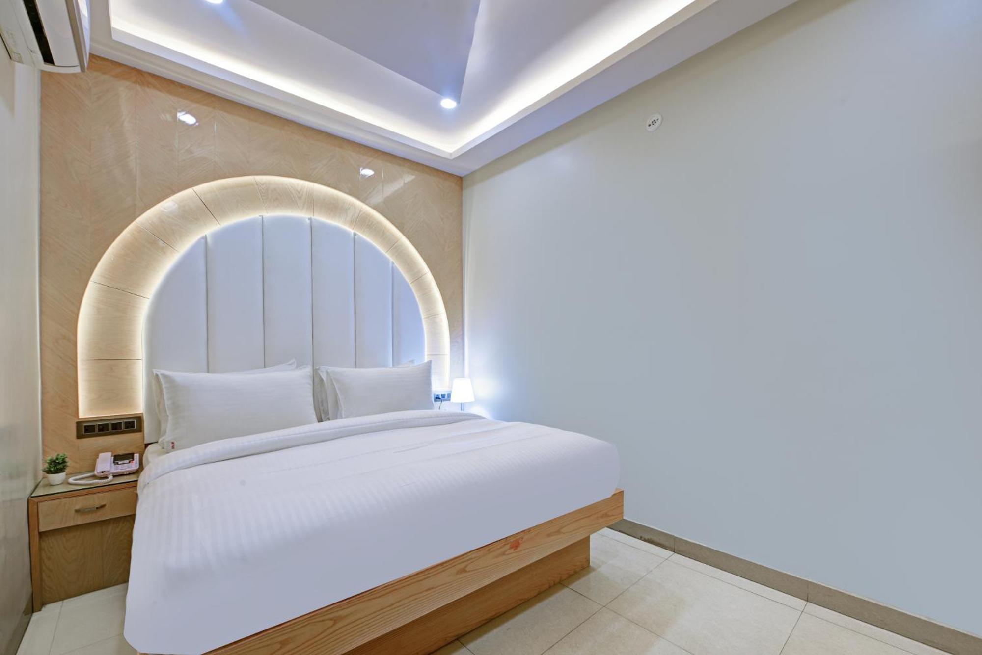 New Frontier - 2 Mins From Old Railway Station & Chandni Chowk Hotel