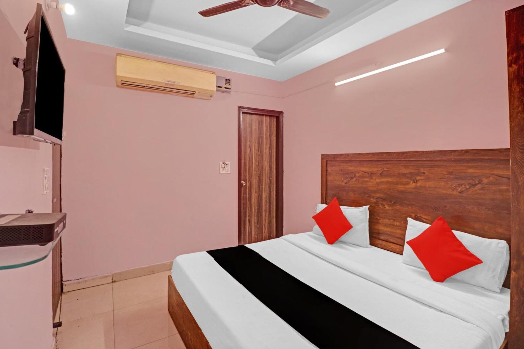 Hotel O Cherry 3*