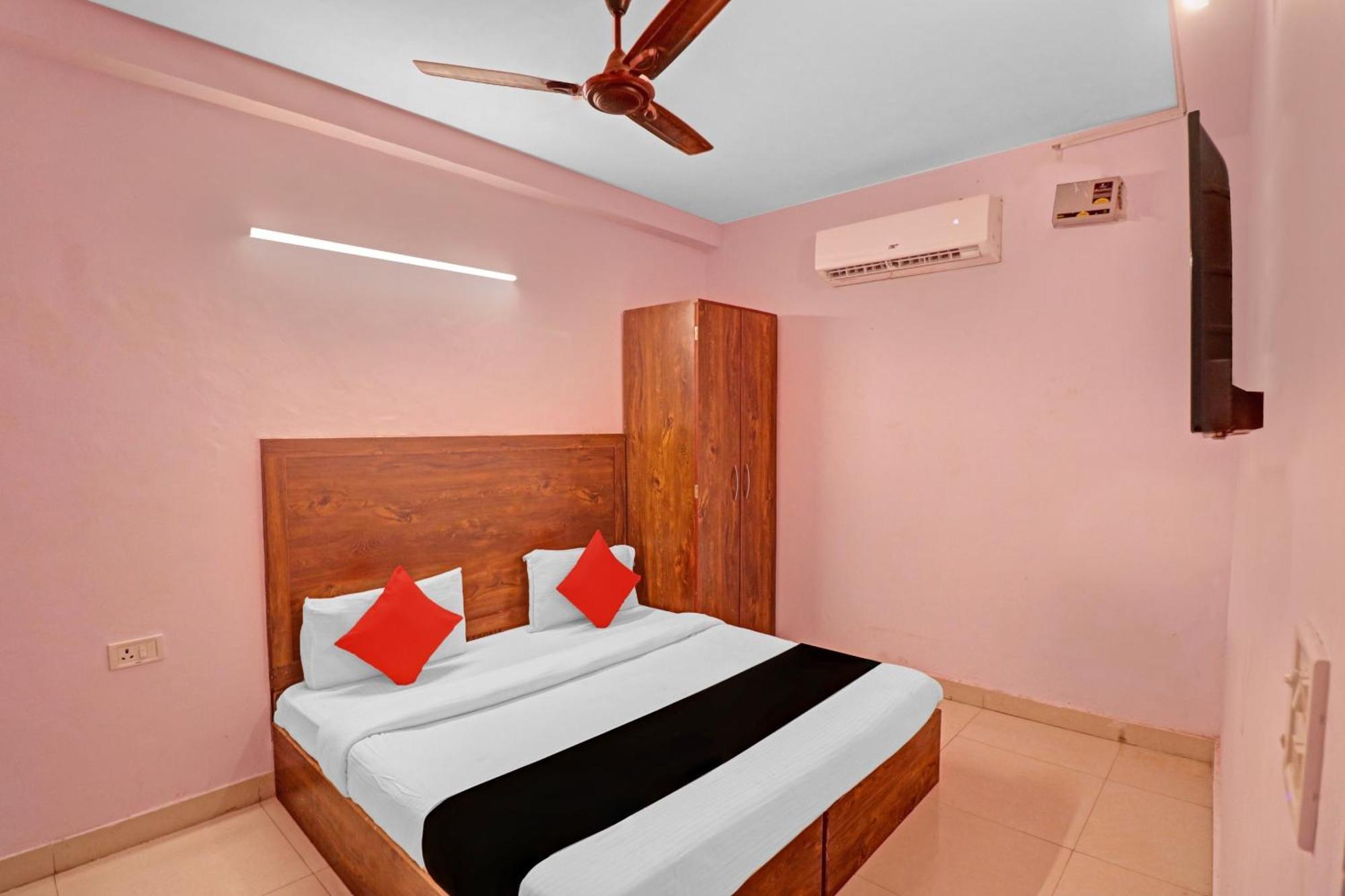 Hotel O Cherry 3*