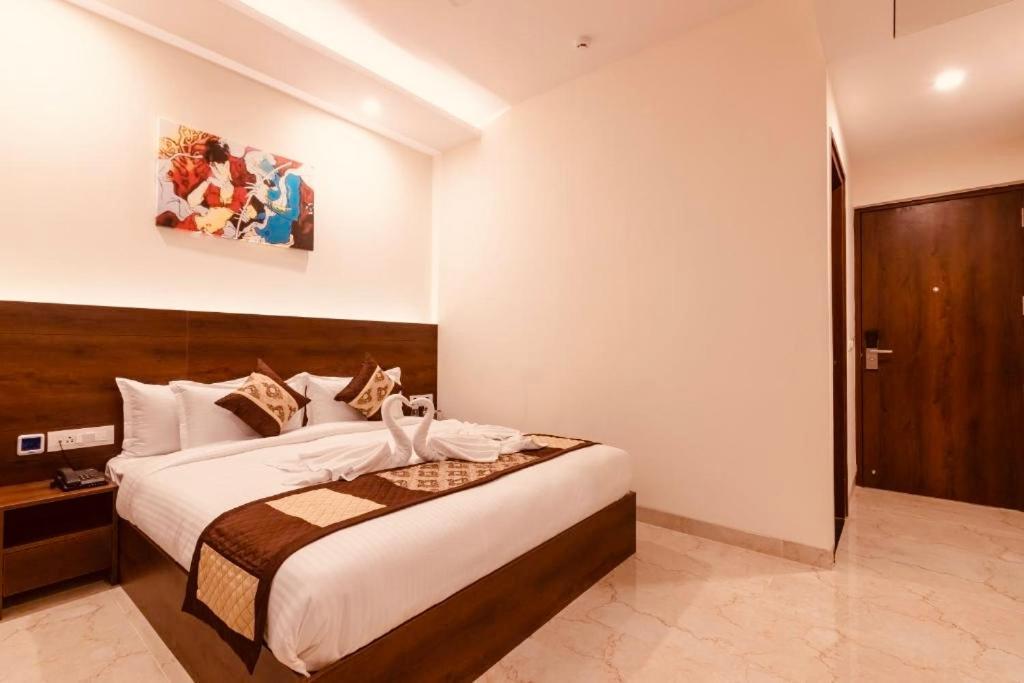 Crystal Plaza Delhi Airport Bed & Breakfast New Delhi