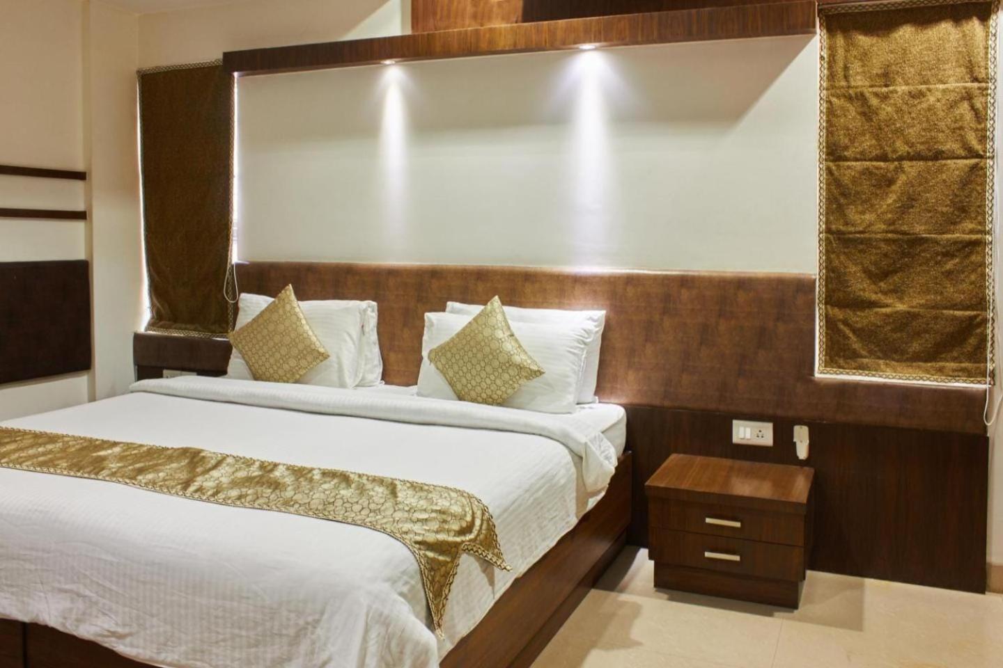 Crystal Plaza Delhi Airport New Delhi