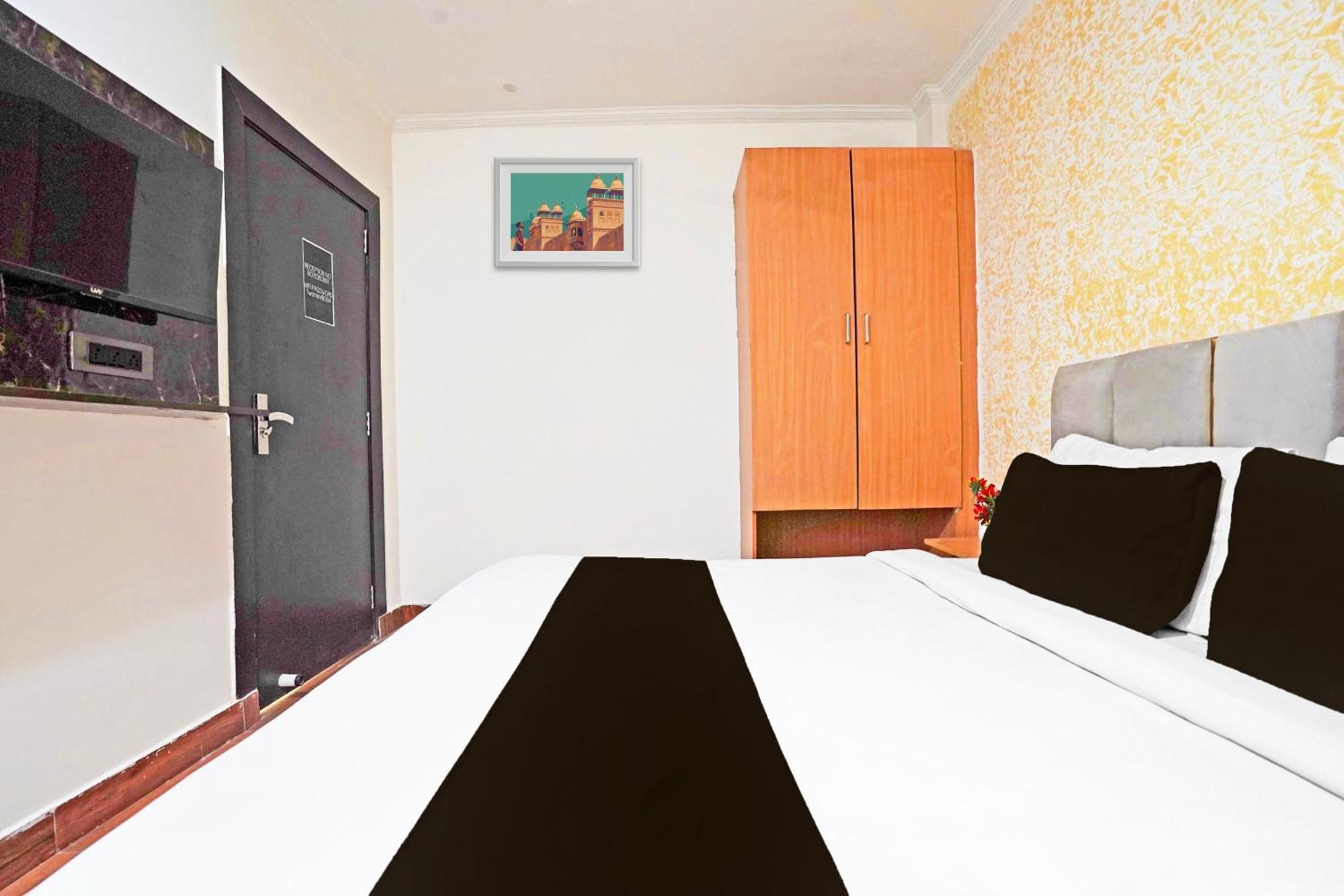 Twamev Residency Hotel 4*